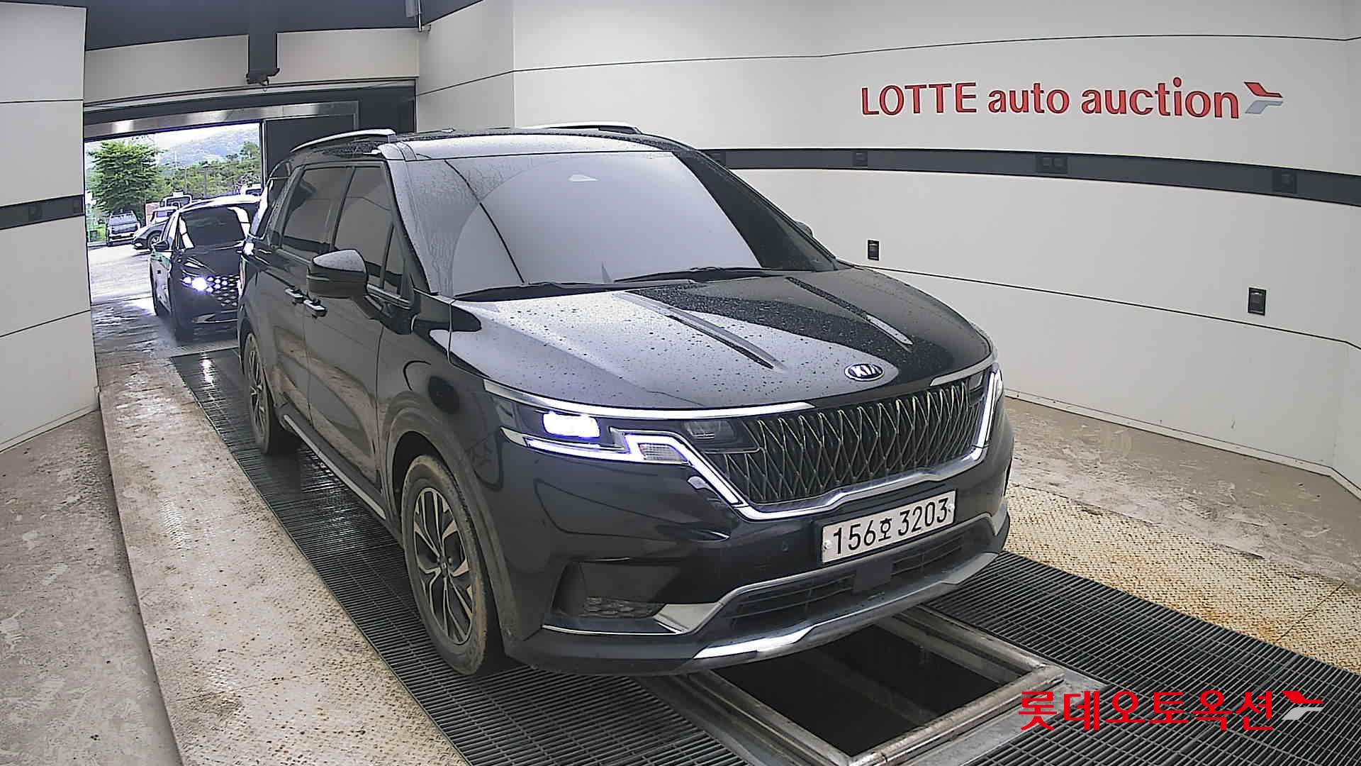 2021 - kia carnival
