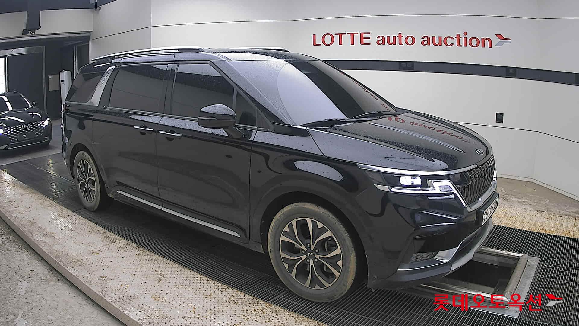 2021 - kia carnival