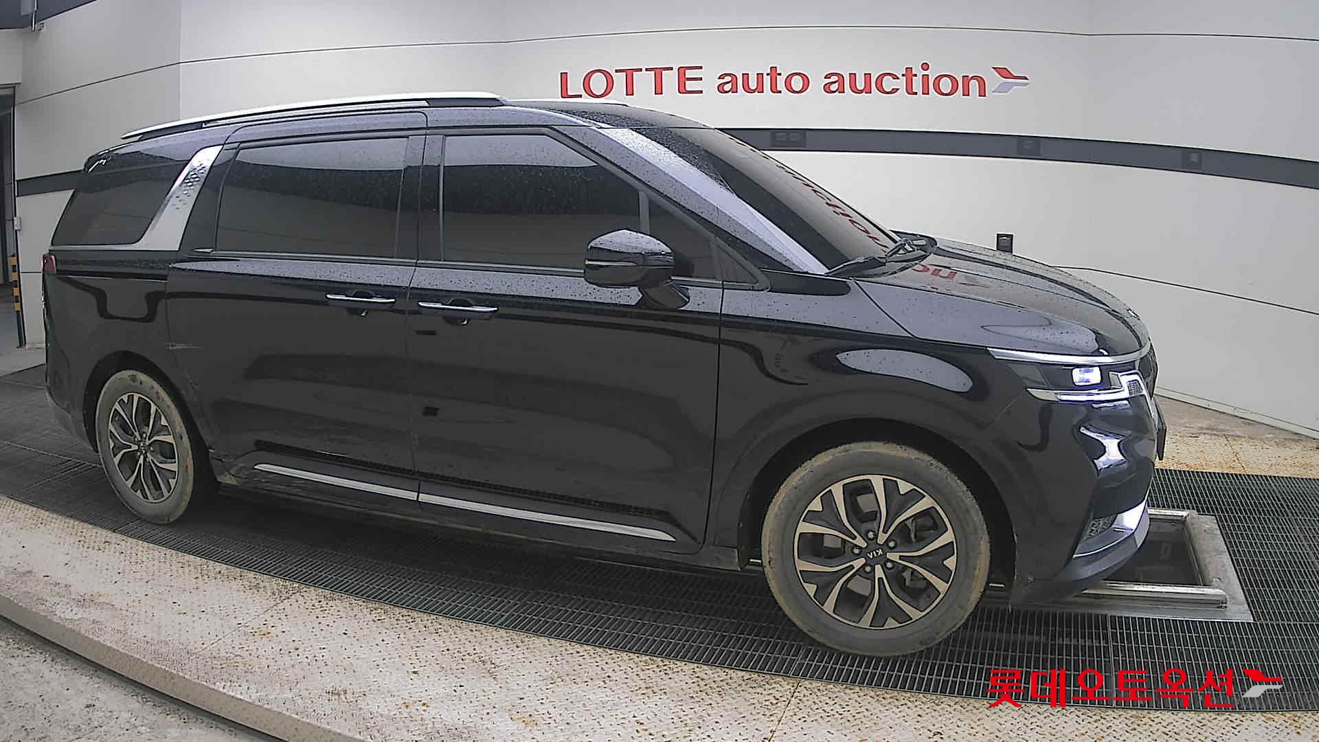 2021 - kia carnival