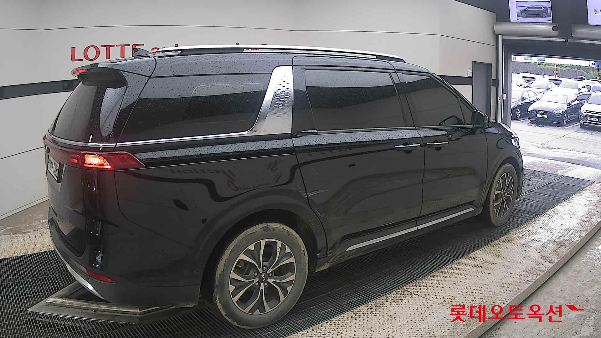 2021 - kia carnival