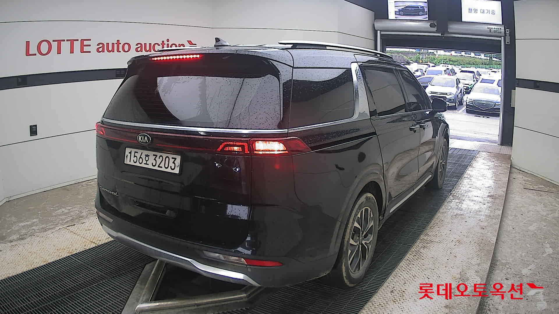 2021 - kia carnival