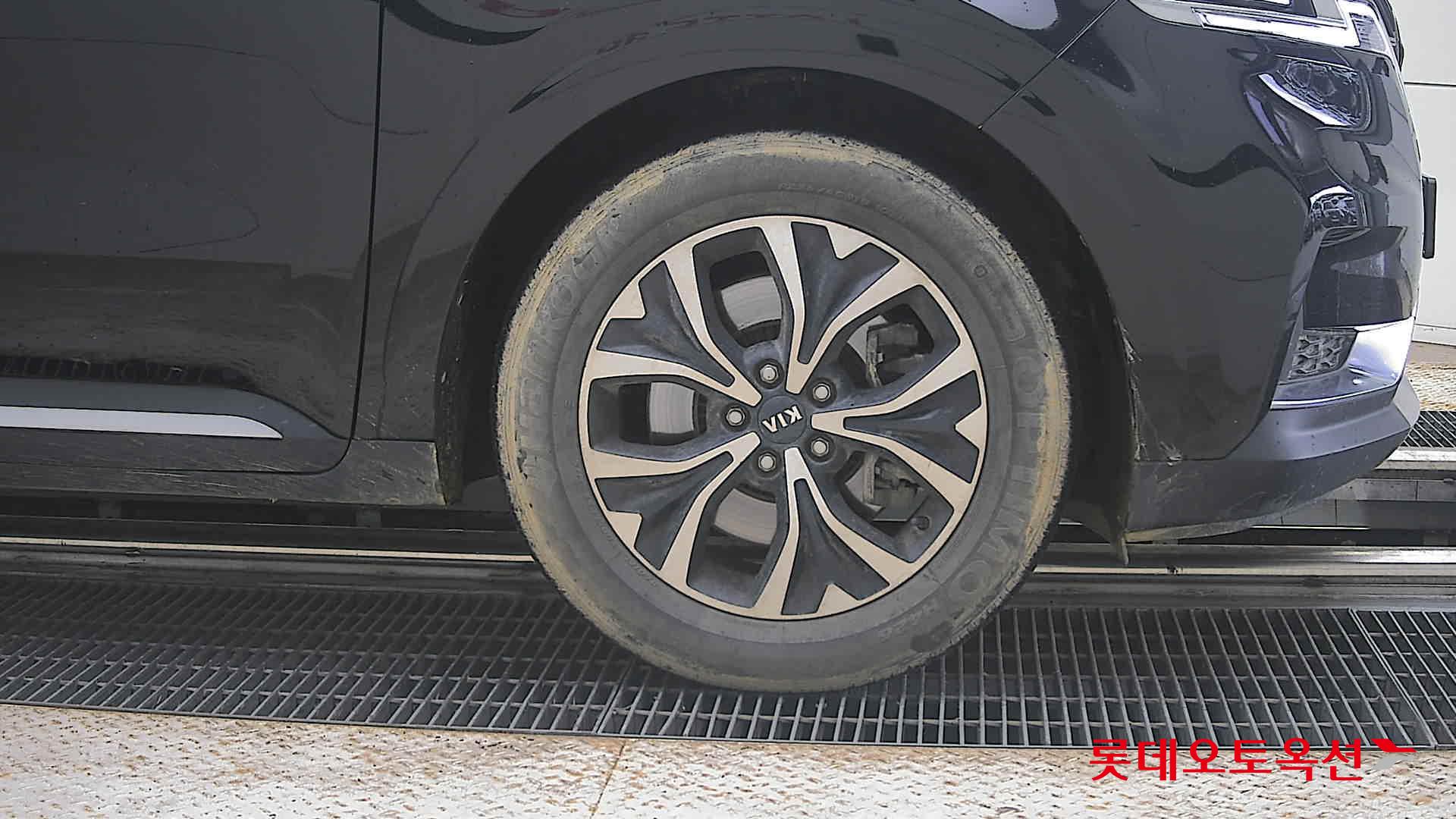 2021 - kia carnival