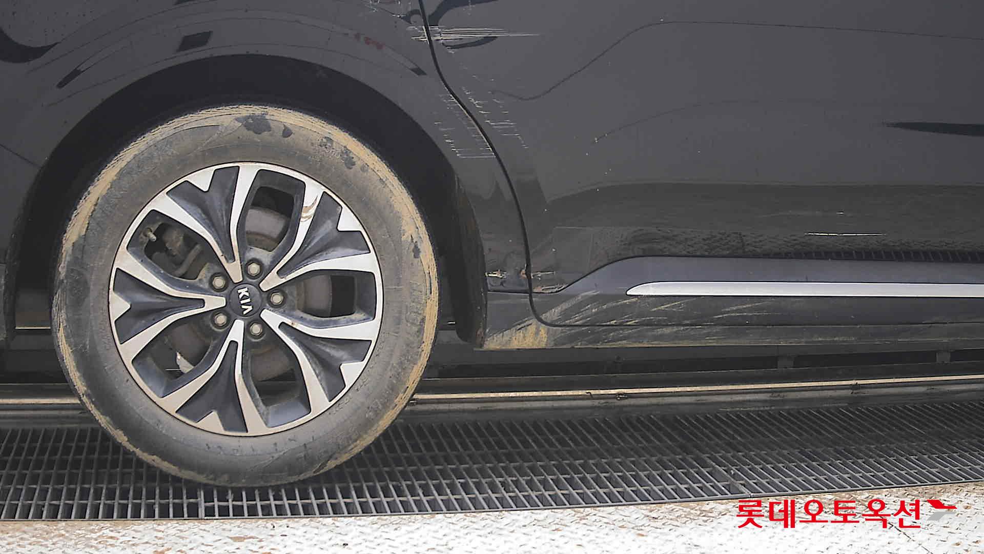2021 - kia carnival