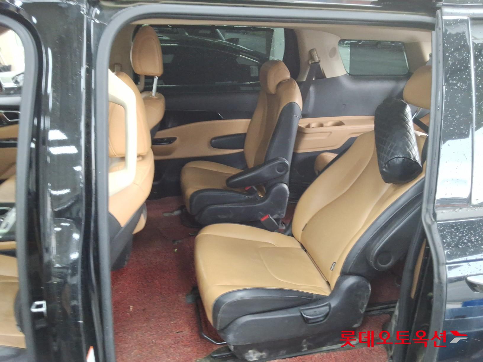 2021 - kia carnival