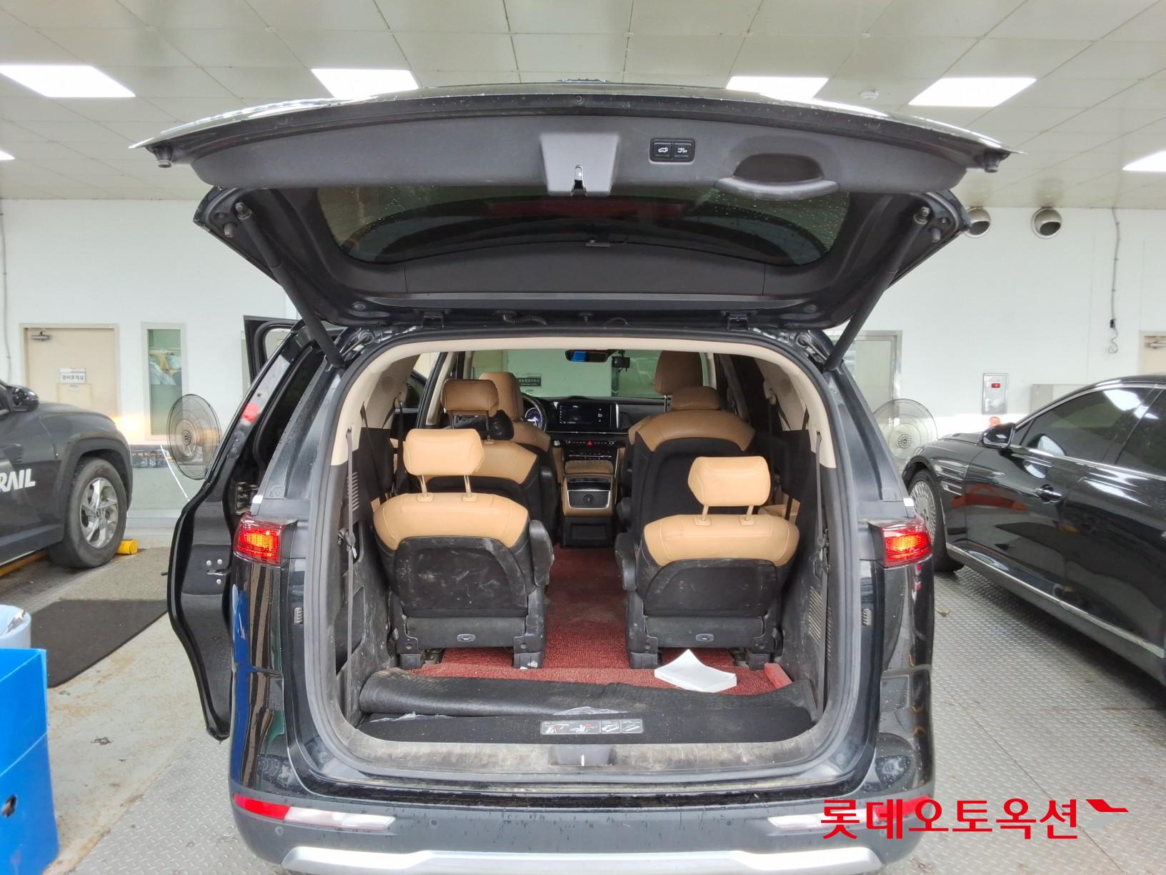 2021 - kia carnival