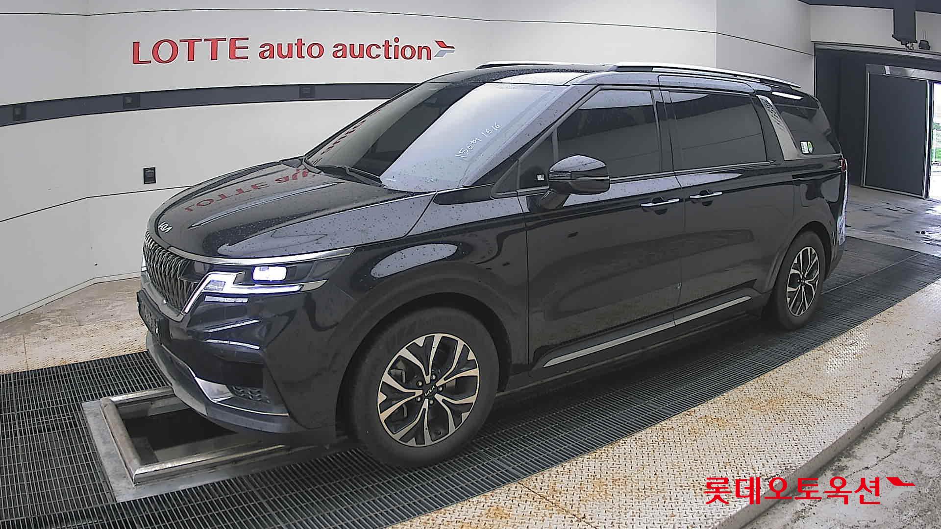 2023 - kia carnival
