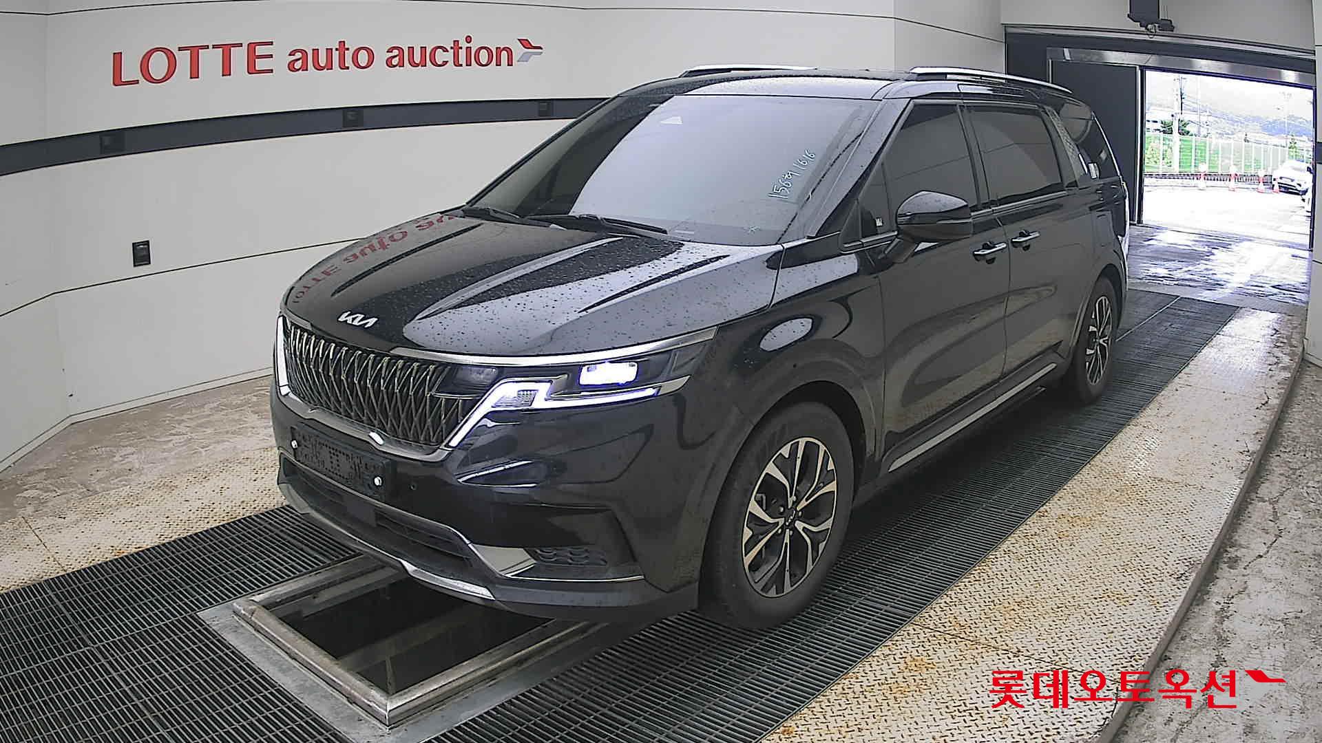 2023 - kia carnival