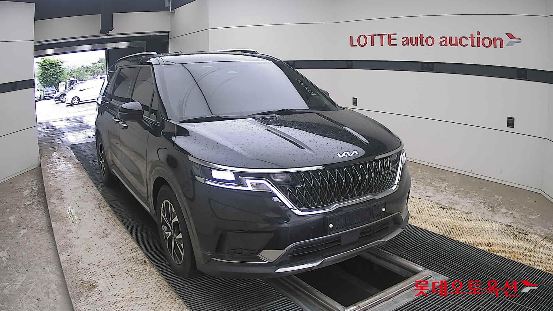 2023 - kia carnival