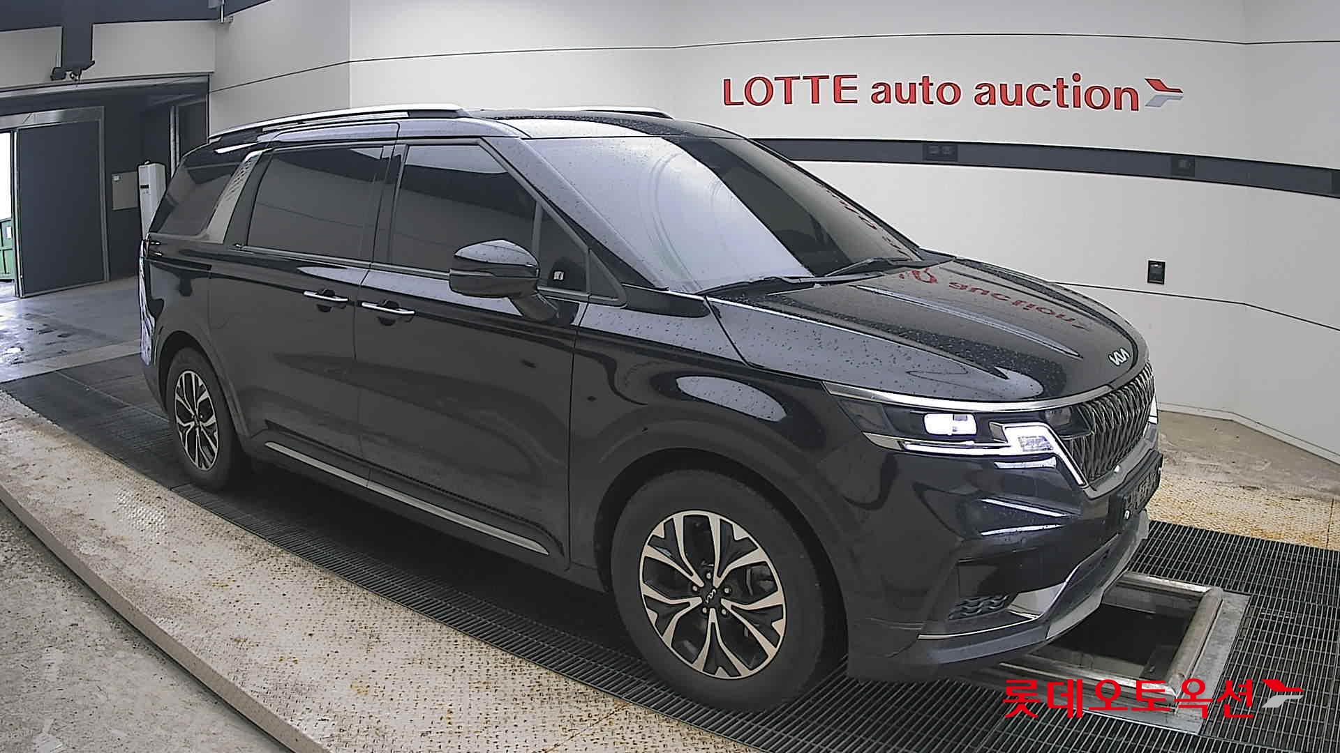 2023 - kia carnival
