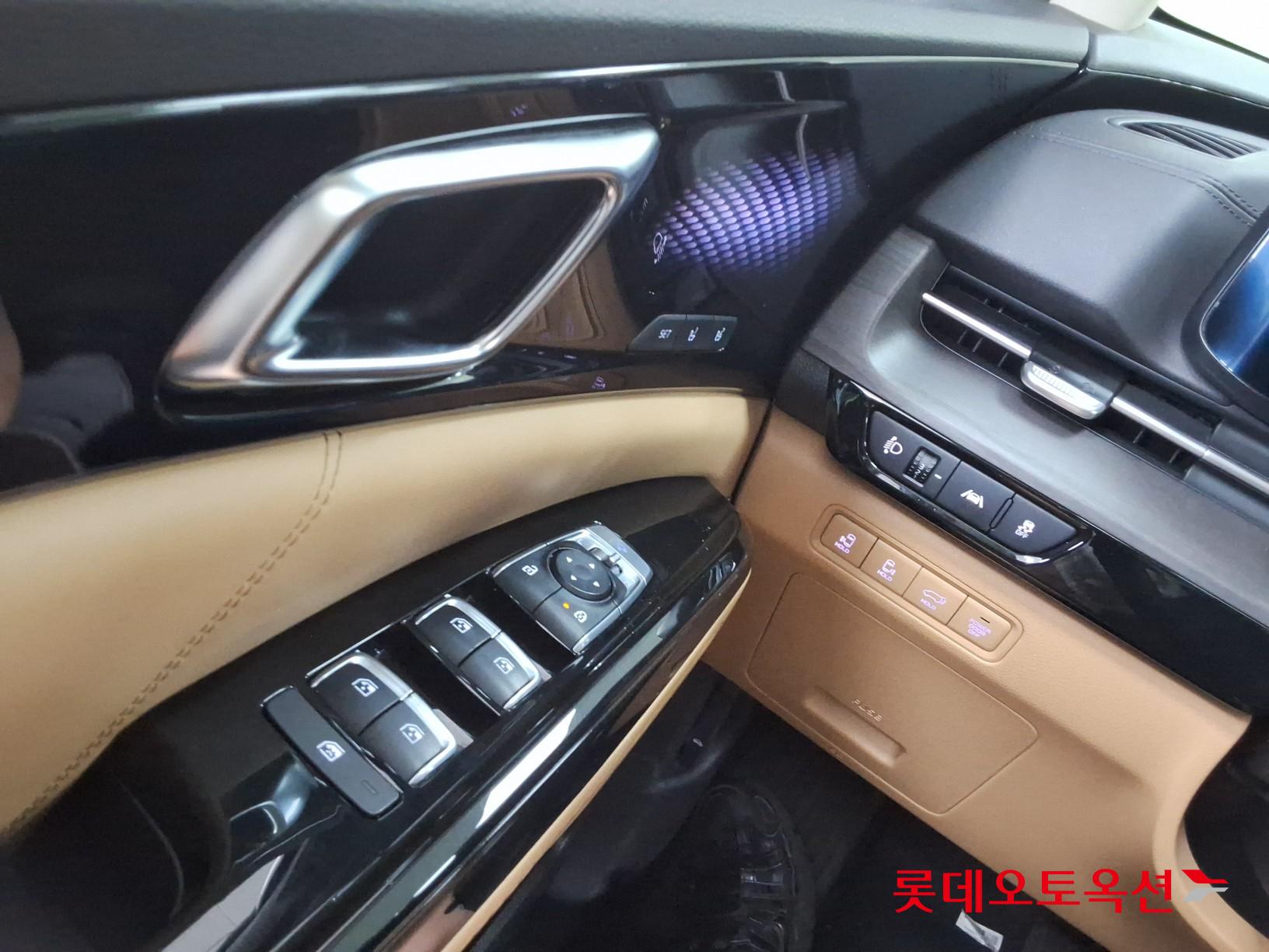 2023 - kia carnival
