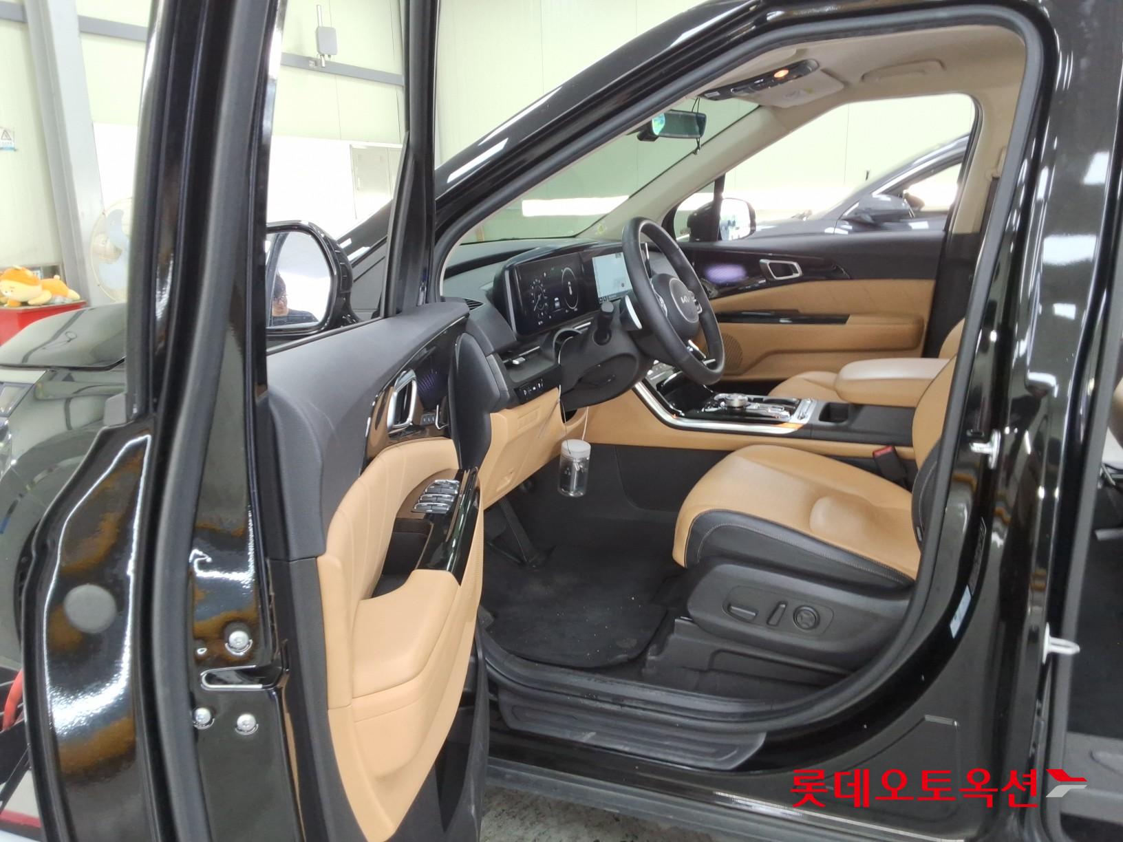 2023 - kia carnival