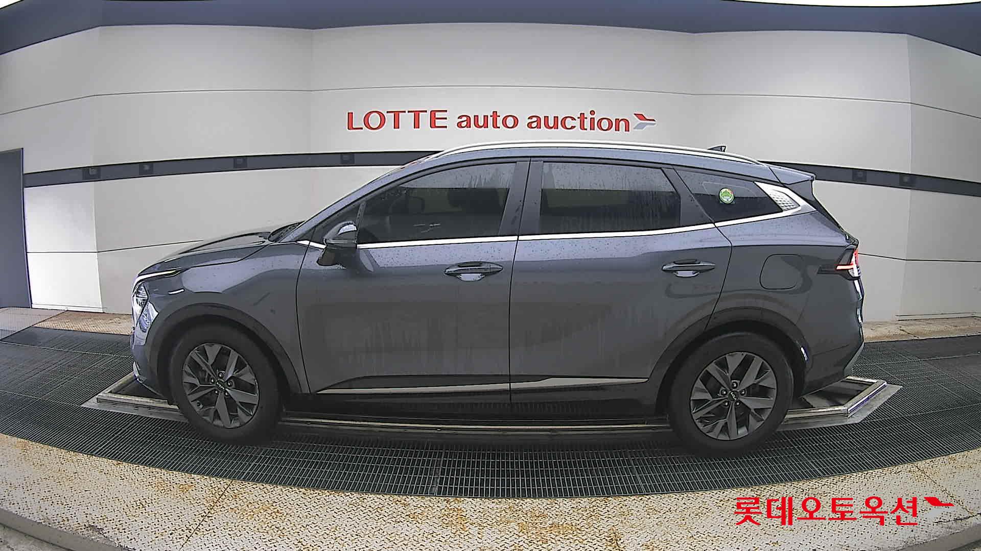 2022 - kia sportage