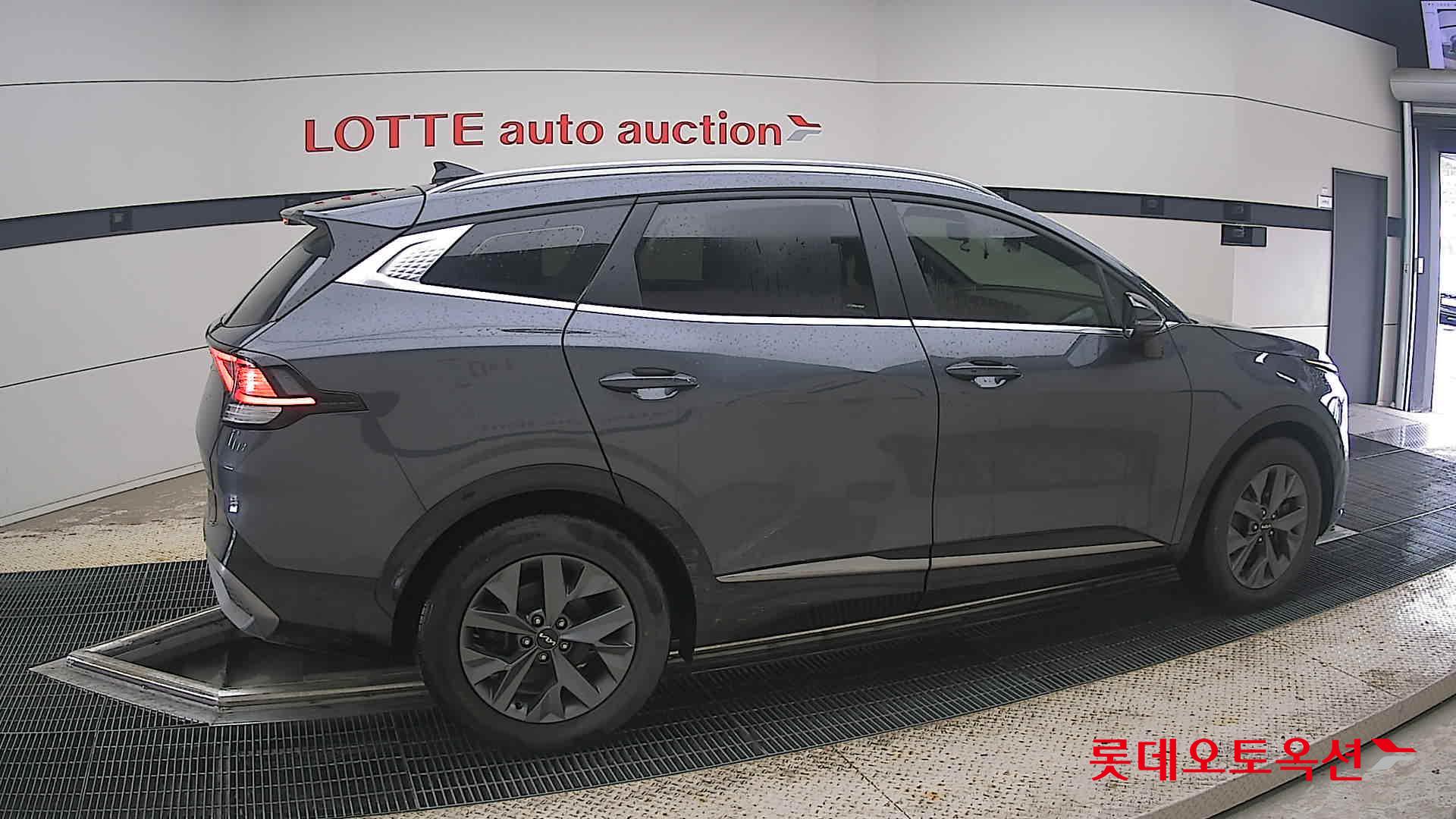 2022 - kia sportage