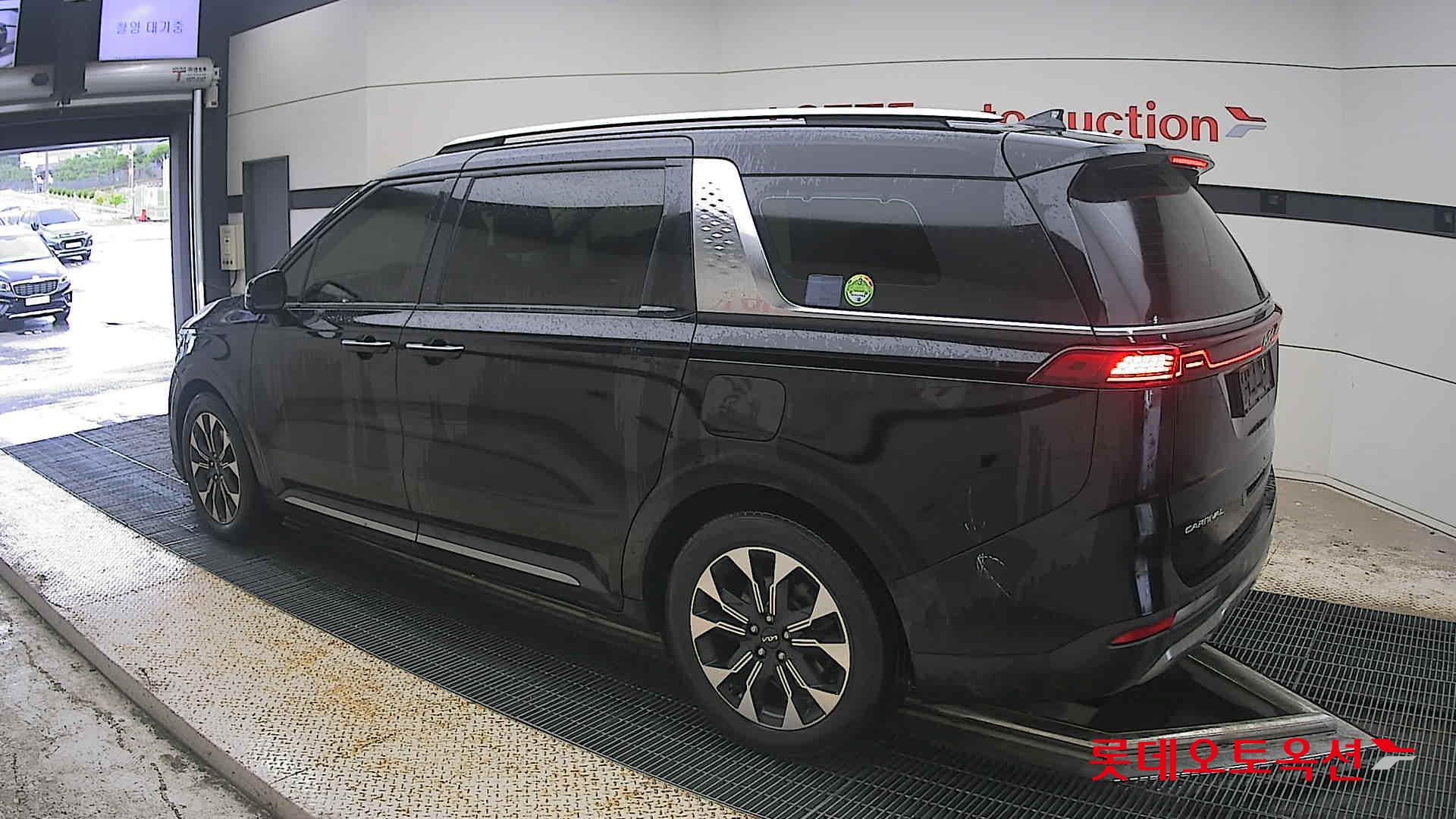 2022 - kia carnival
