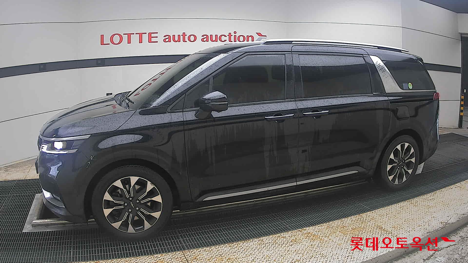 2022 - kia carnival