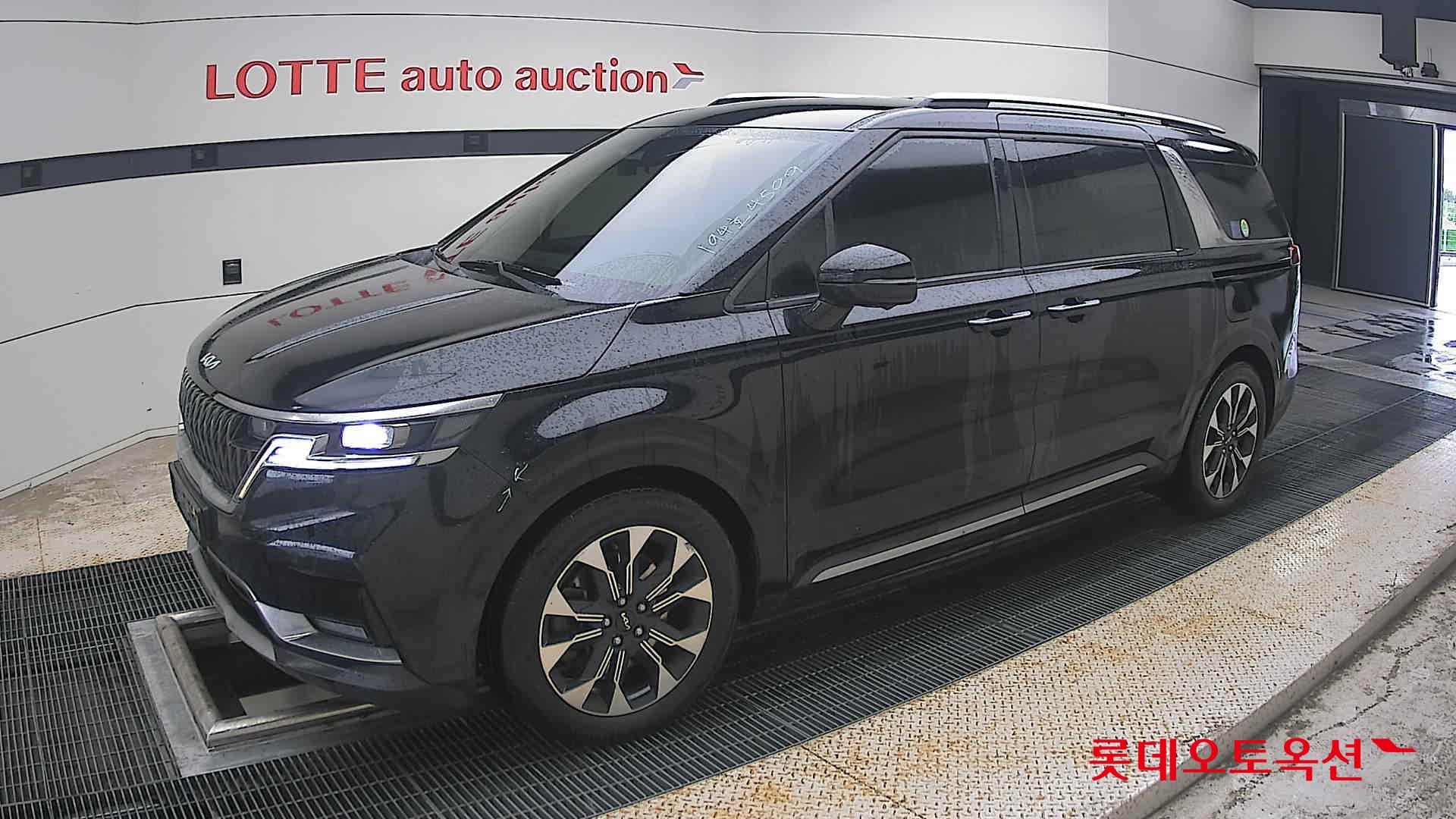 2022 - kia carnival