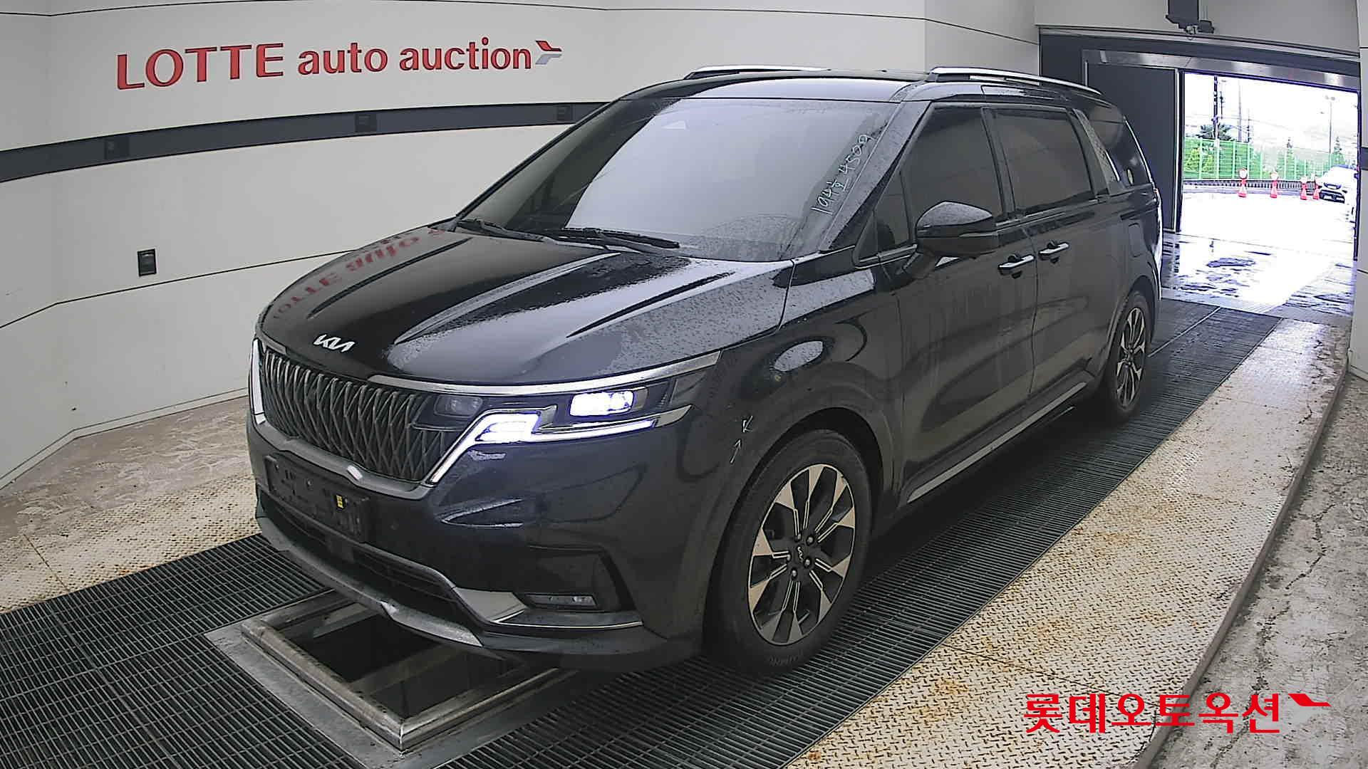 2022 - kia carnival