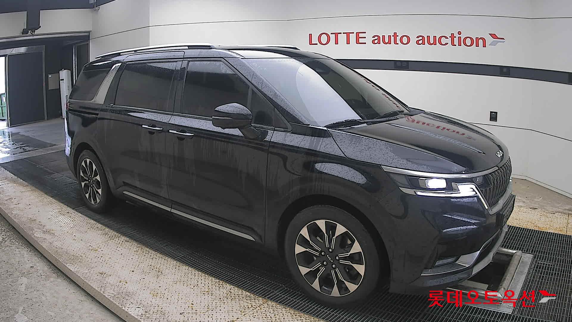 2022 - kia carnival