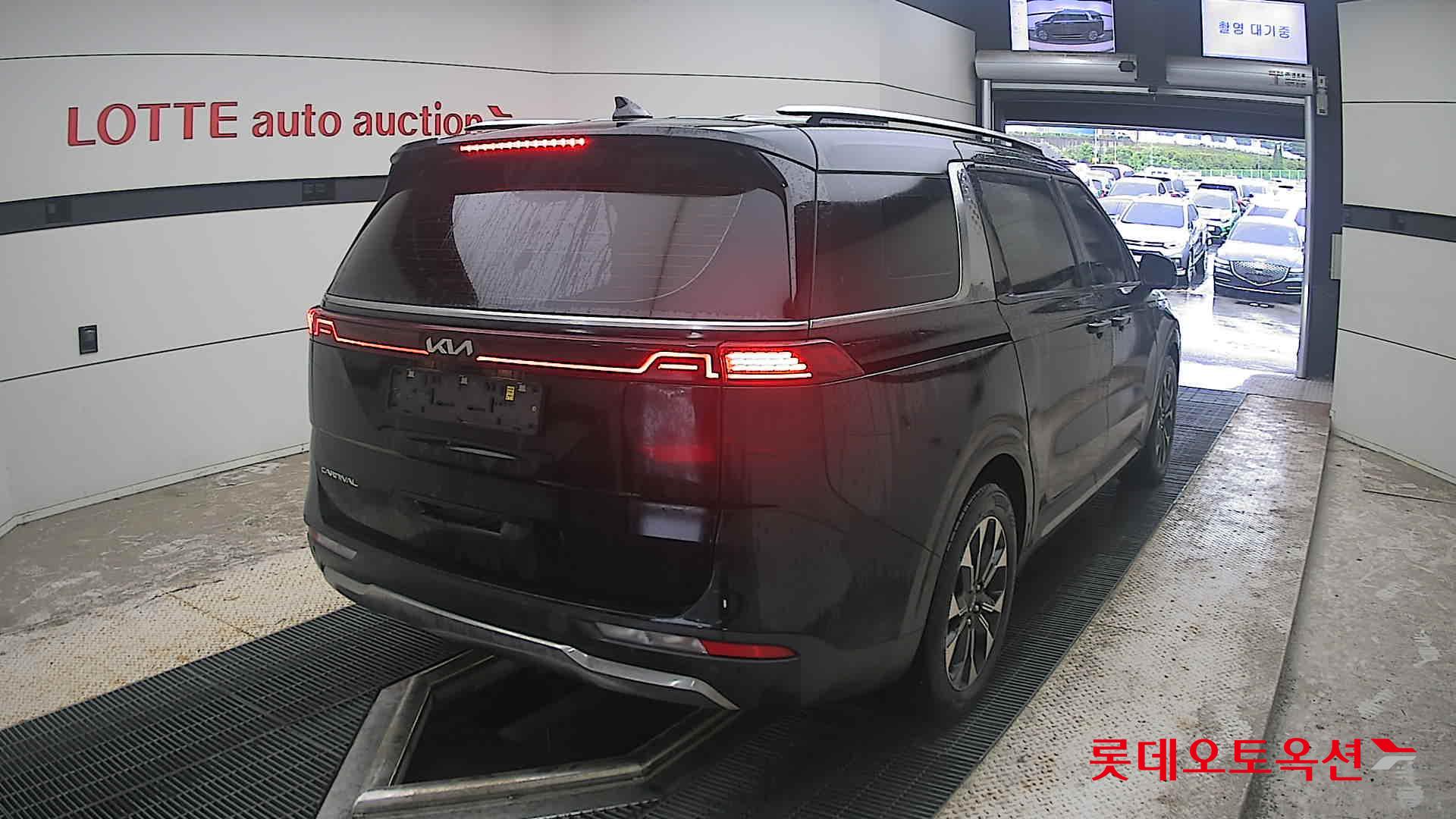 2022 - kia carnival