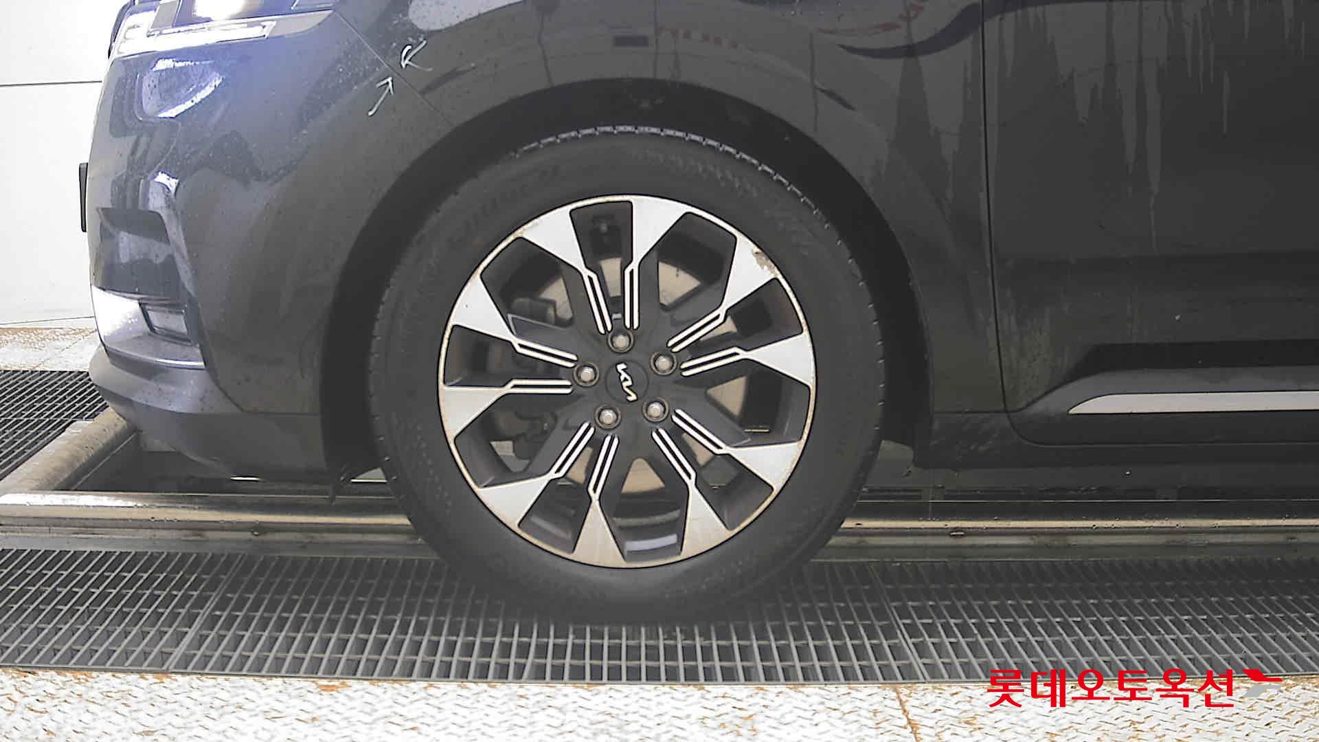 2022 - kia carnival