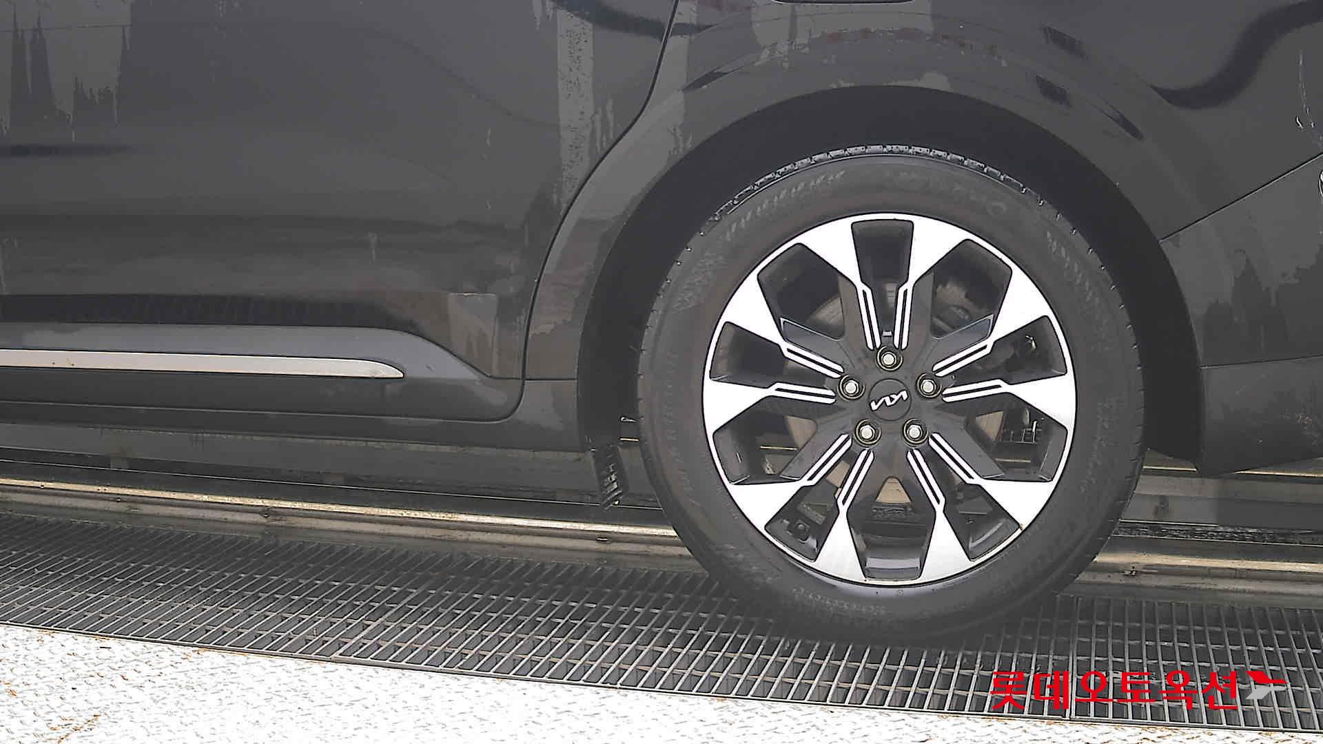 2022 - kia carnival
