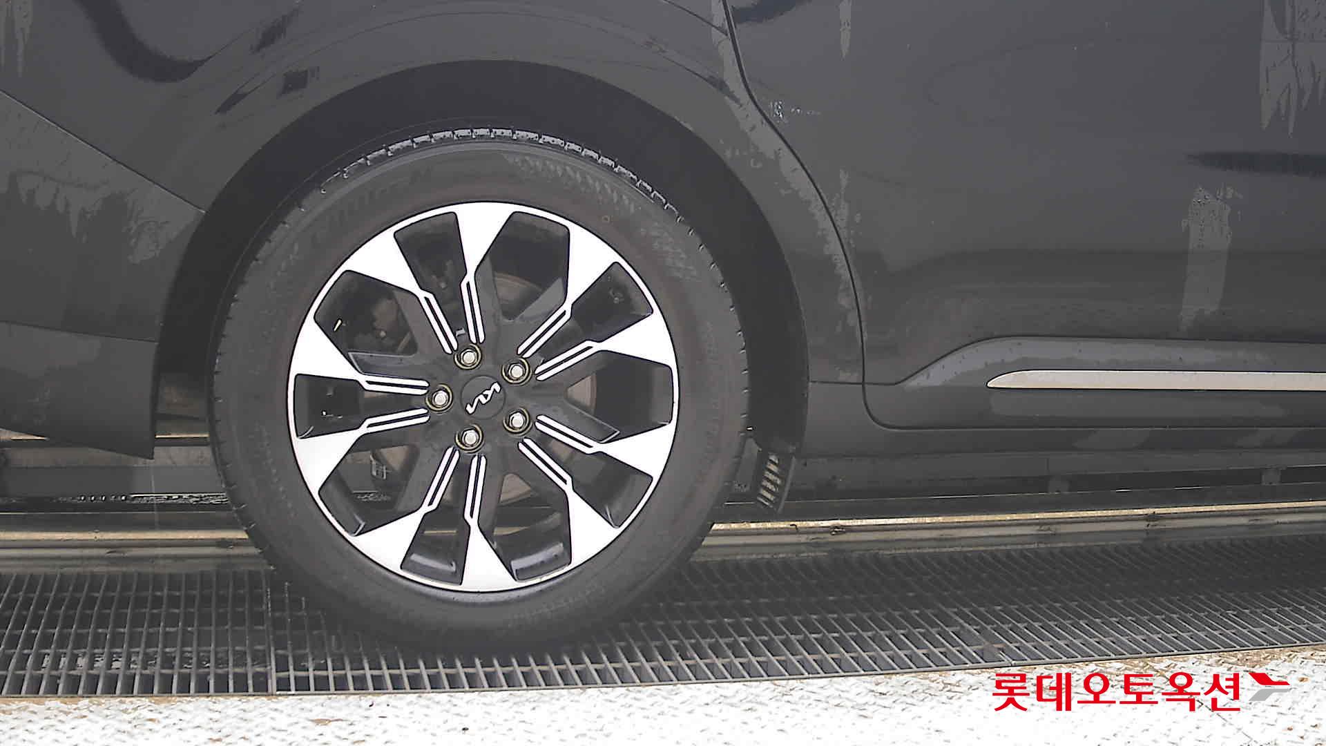 2022 - kia carnival