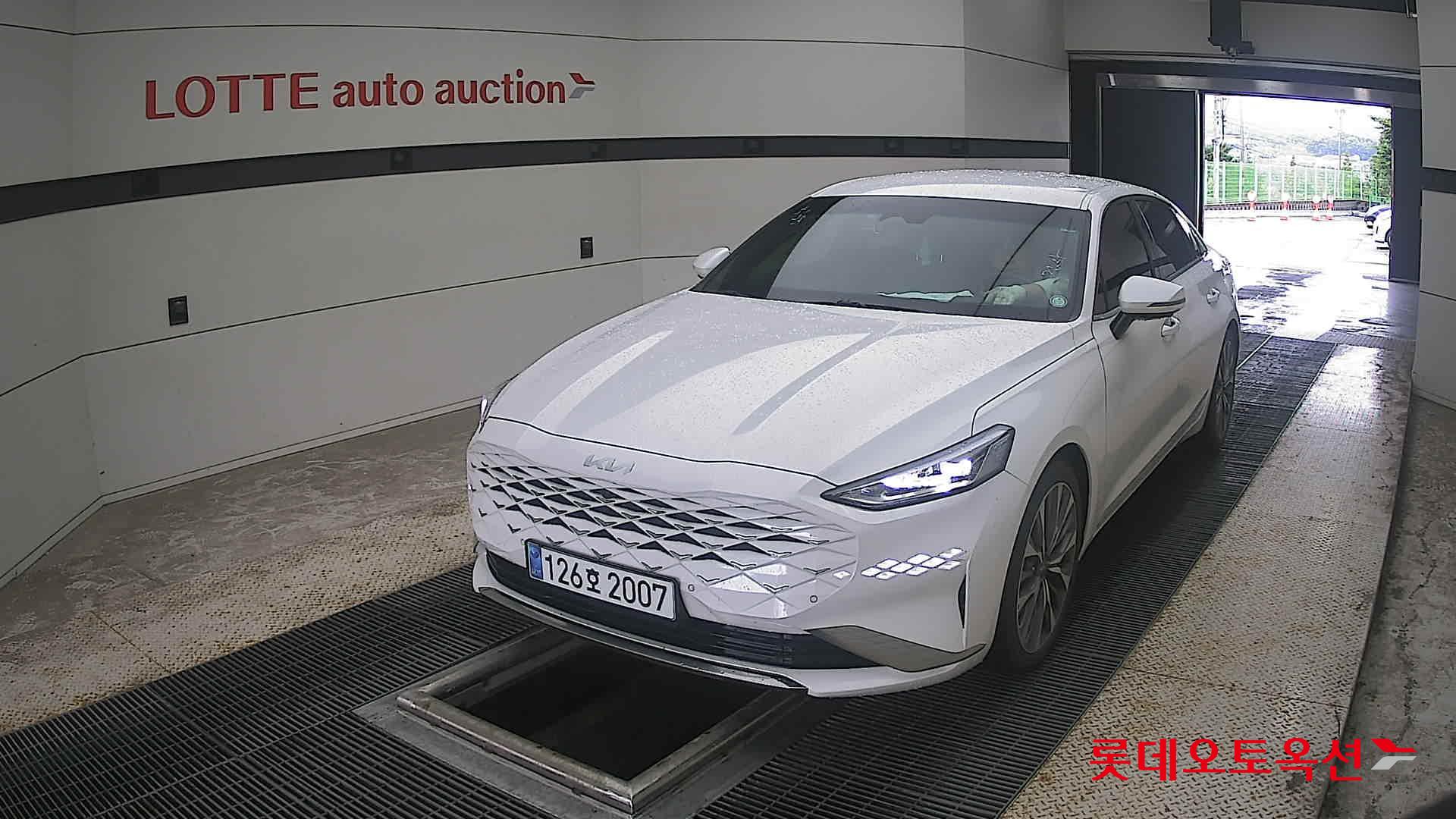2022 - kia k8