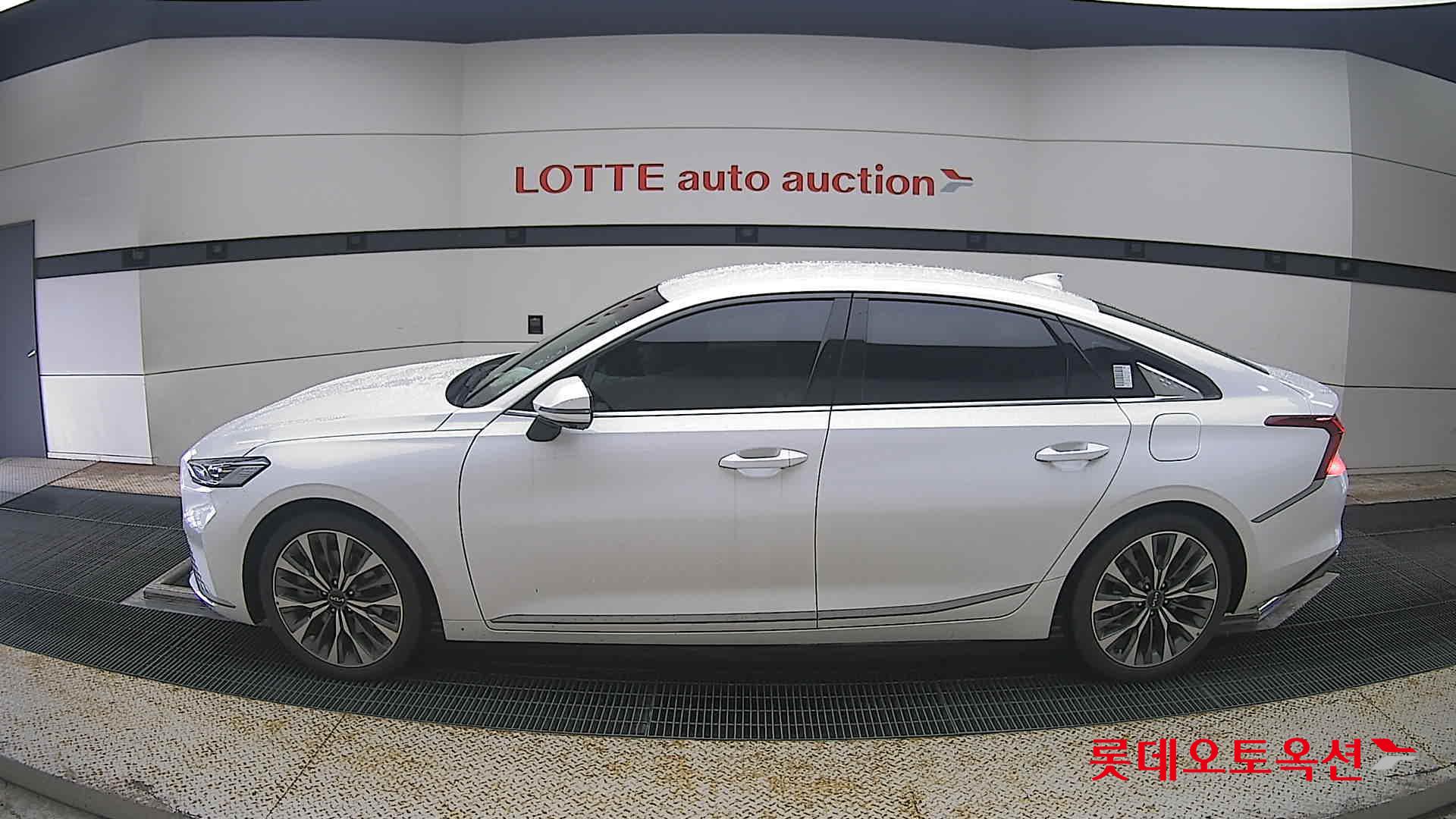 2022 - kia k8
