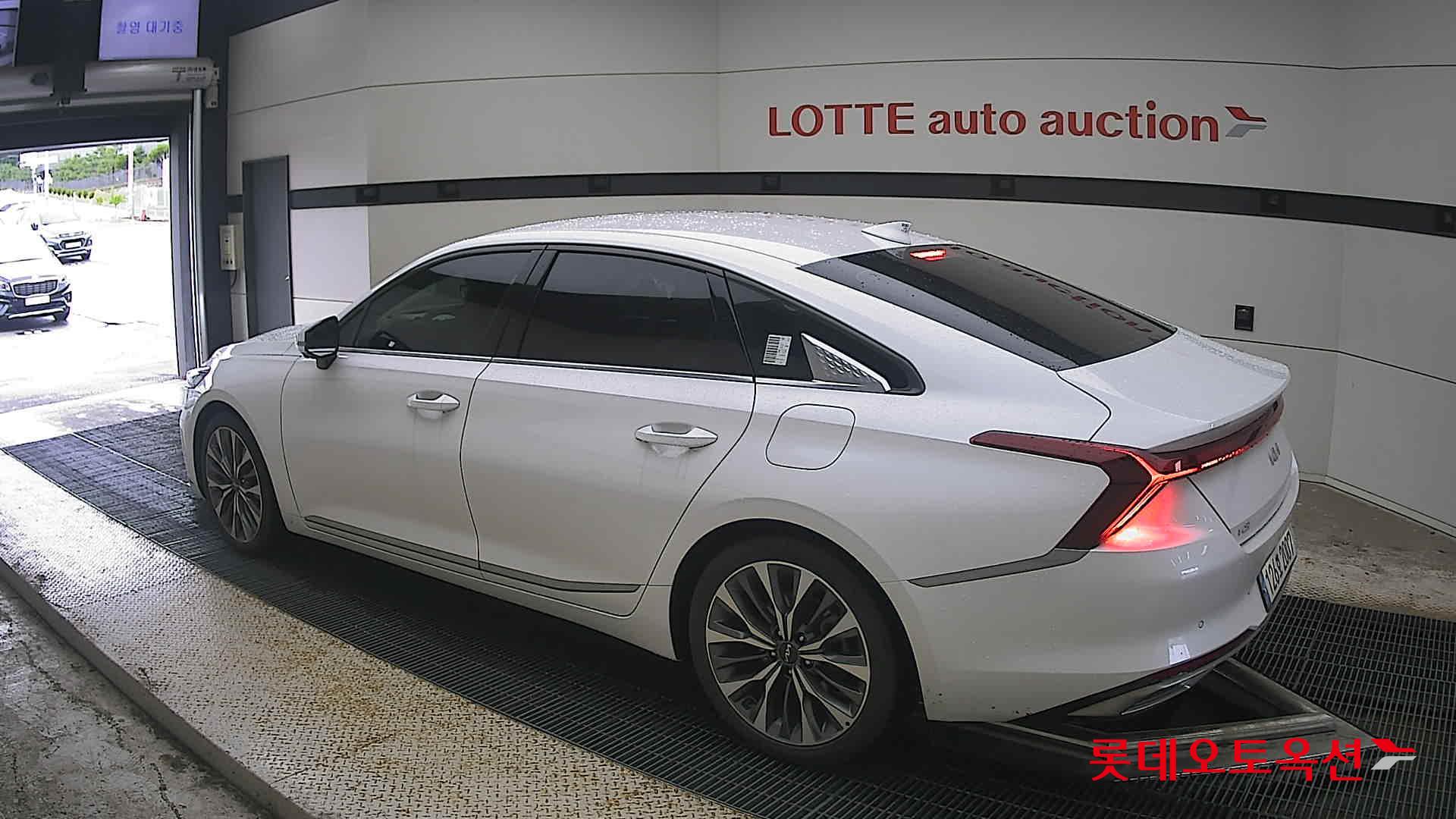 2022 - kia k8