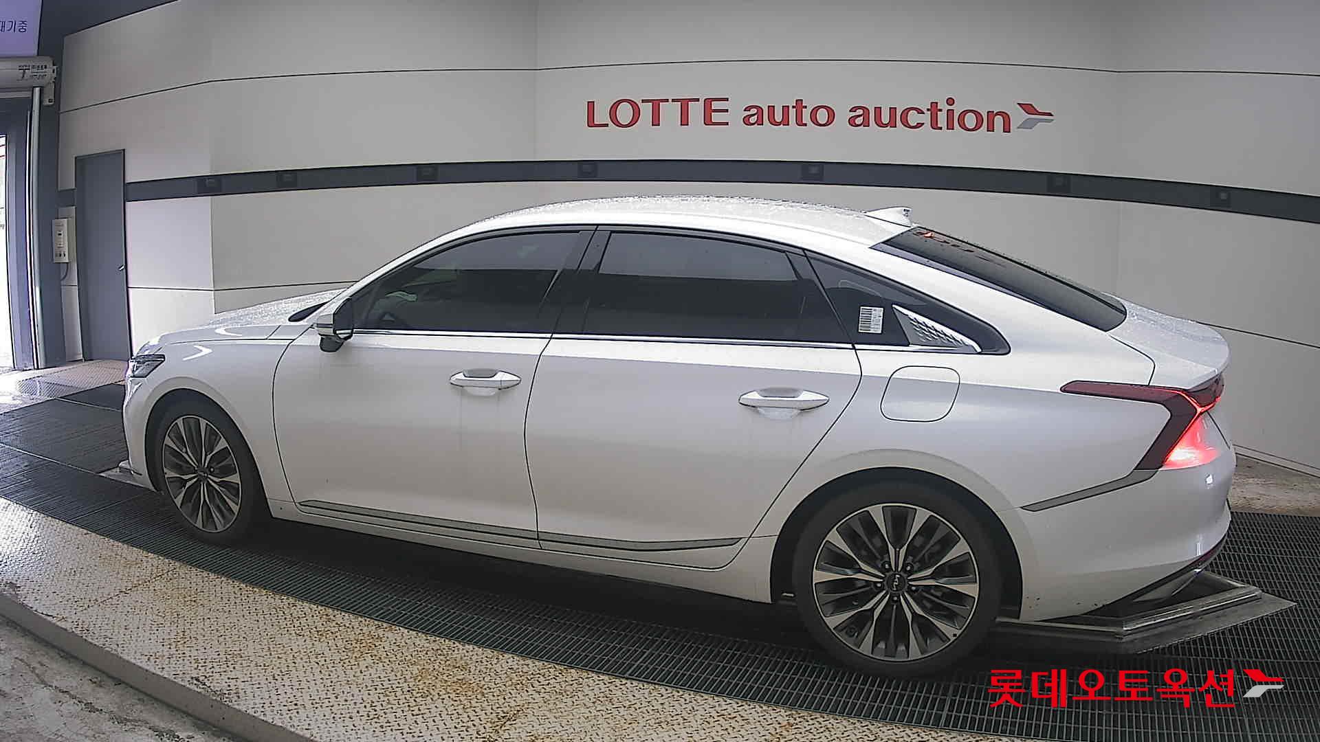 2022 - kia k8