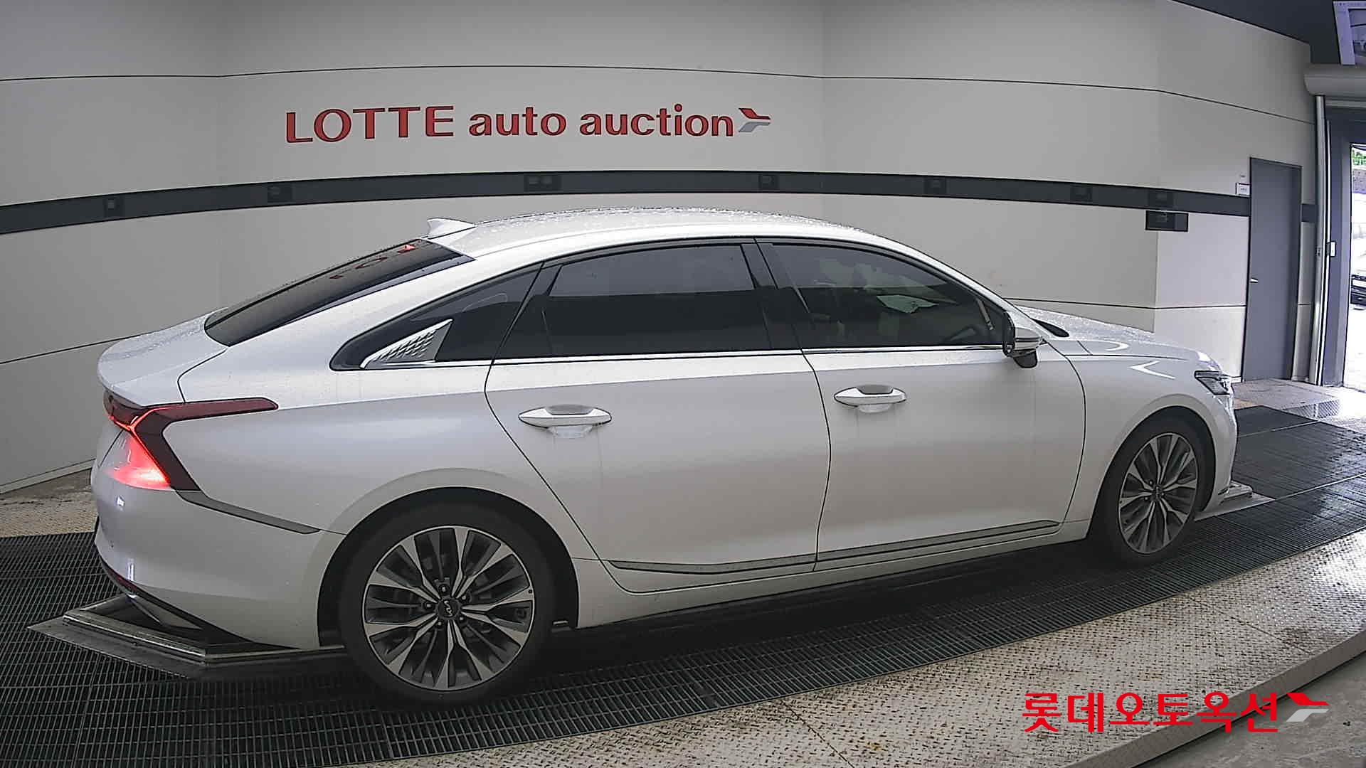 2022 - kia k8
