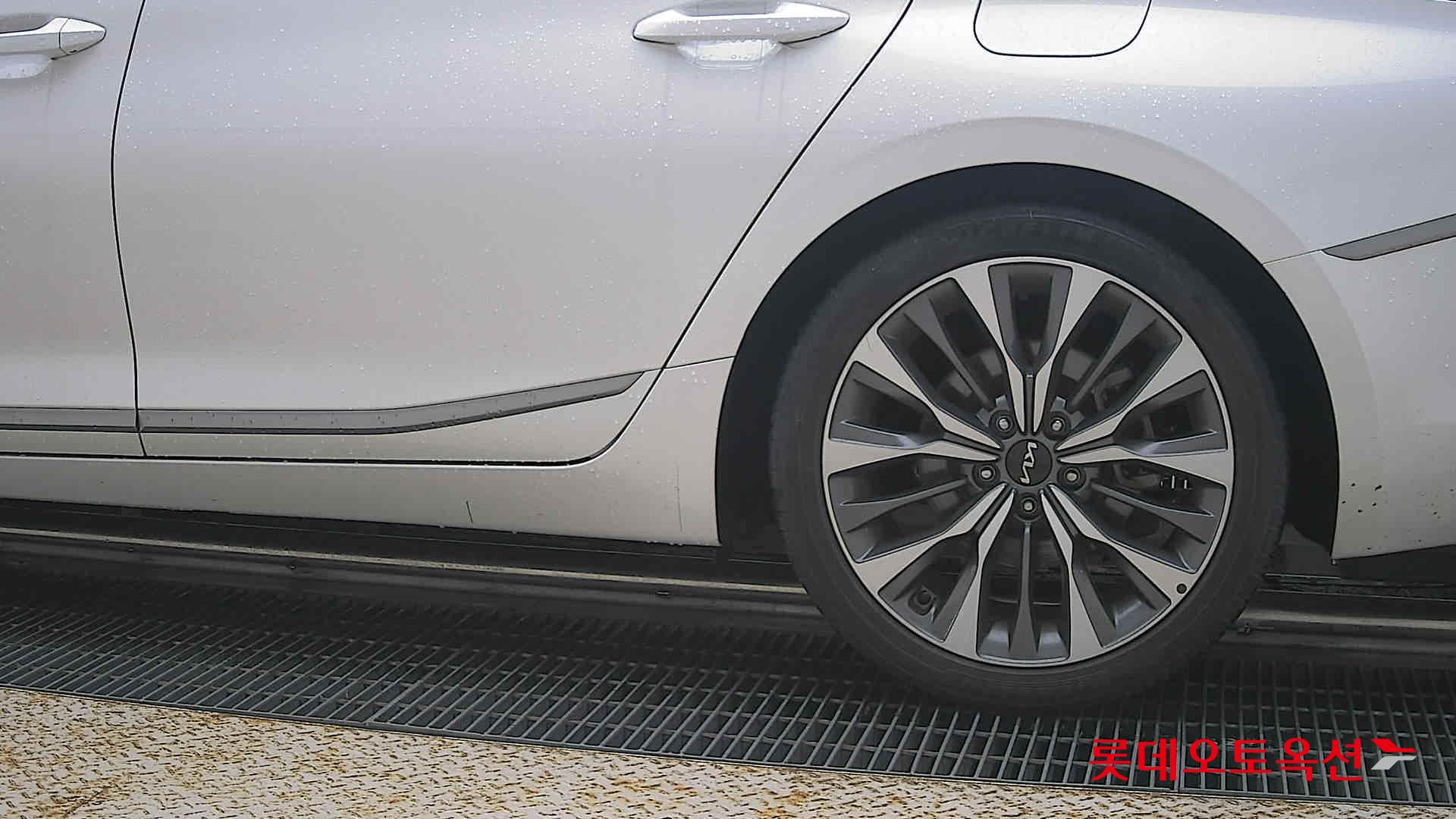 2022 - kia k8