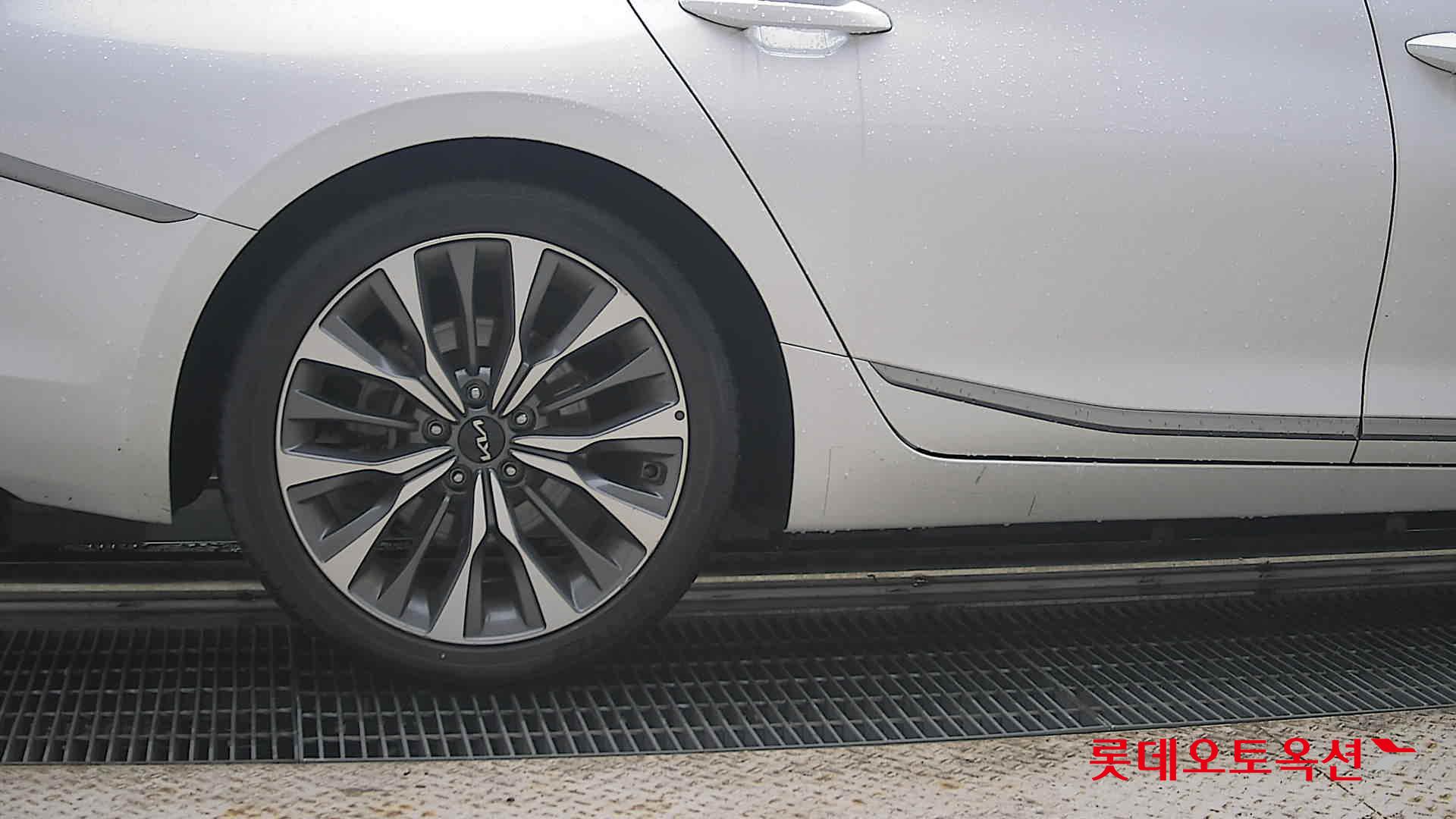2022 - kia k8
