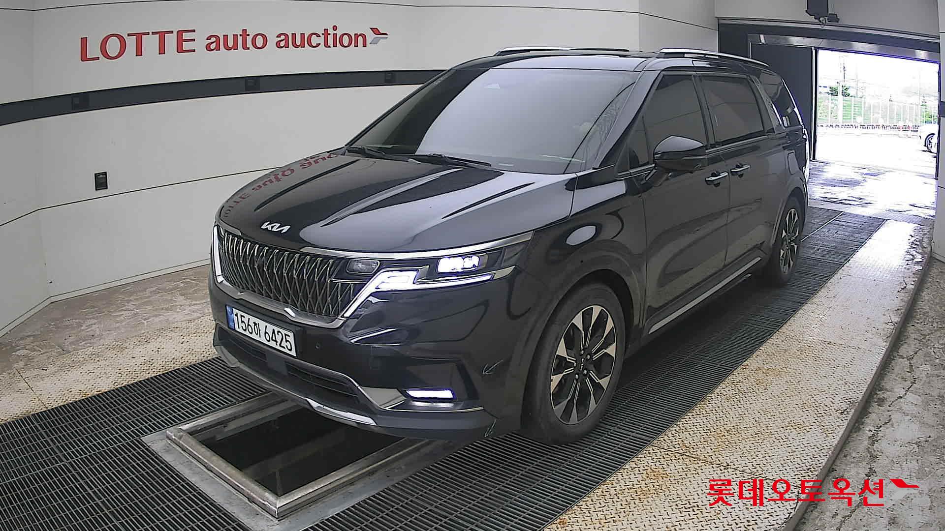 2023 - kia carnival