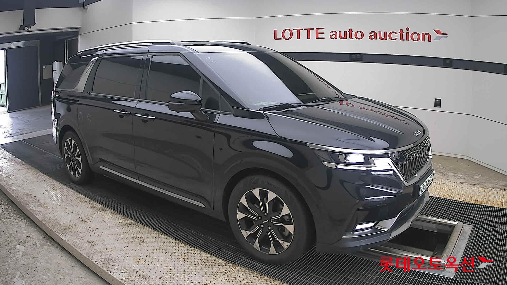 2023 - kia carnival
