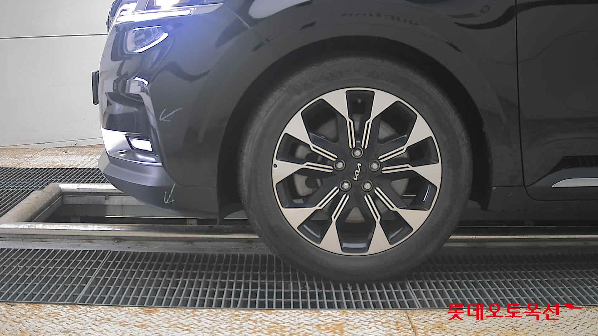2023 - kia carnival