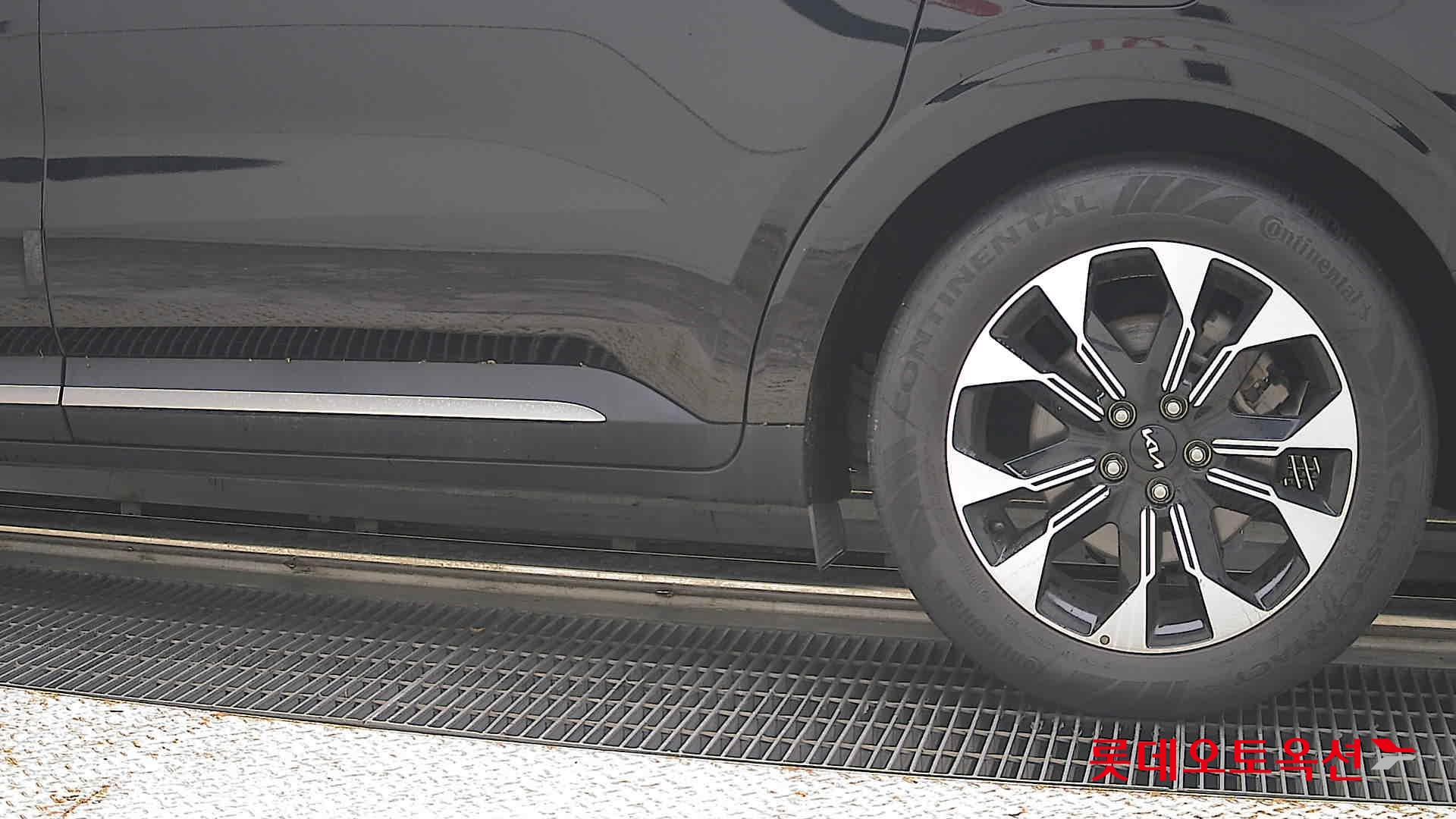 2023 - kia carnival