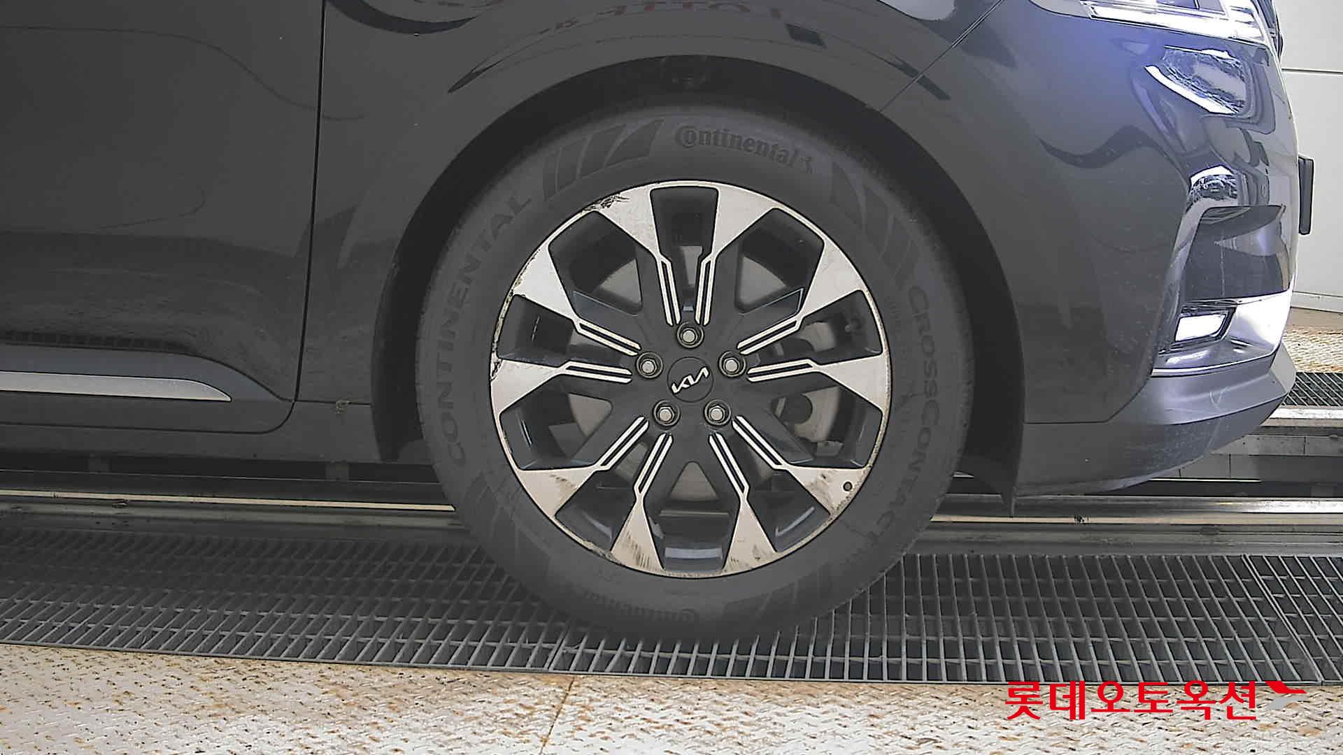 2023 - kia carnival