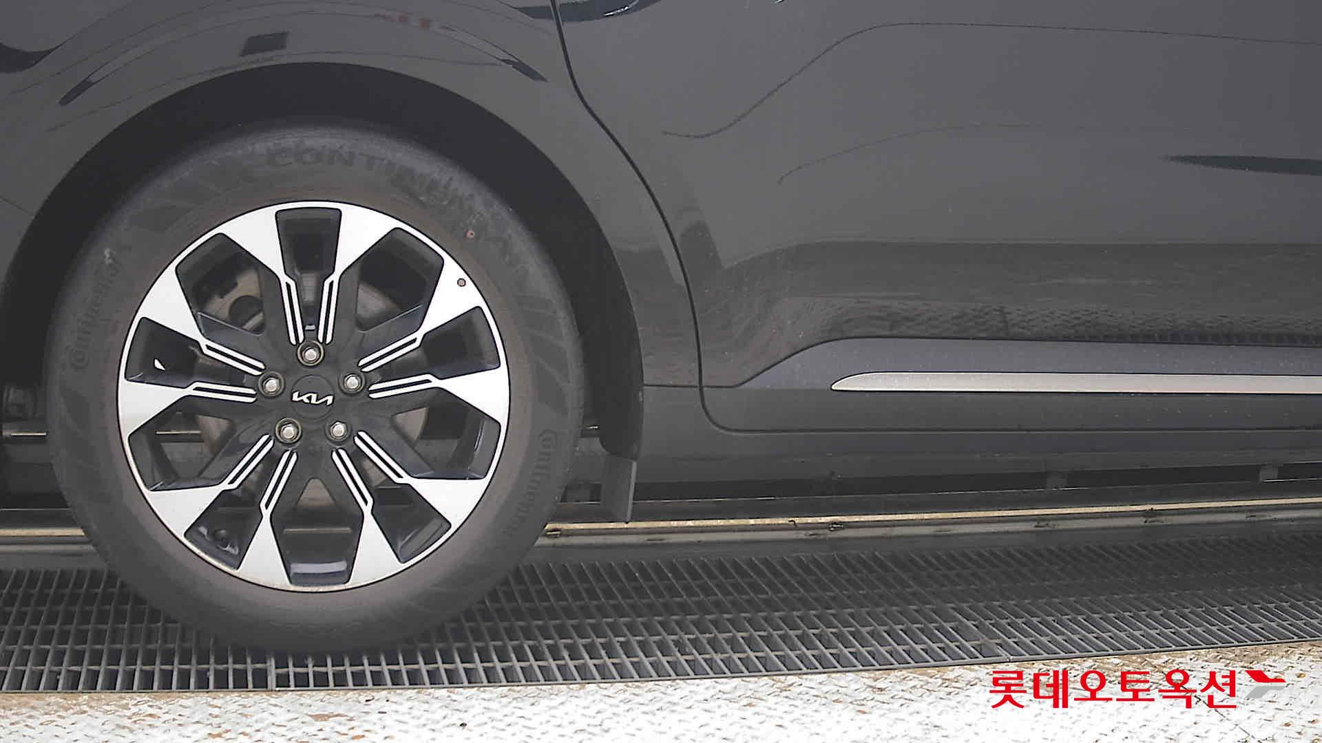 2023 - kia carnival