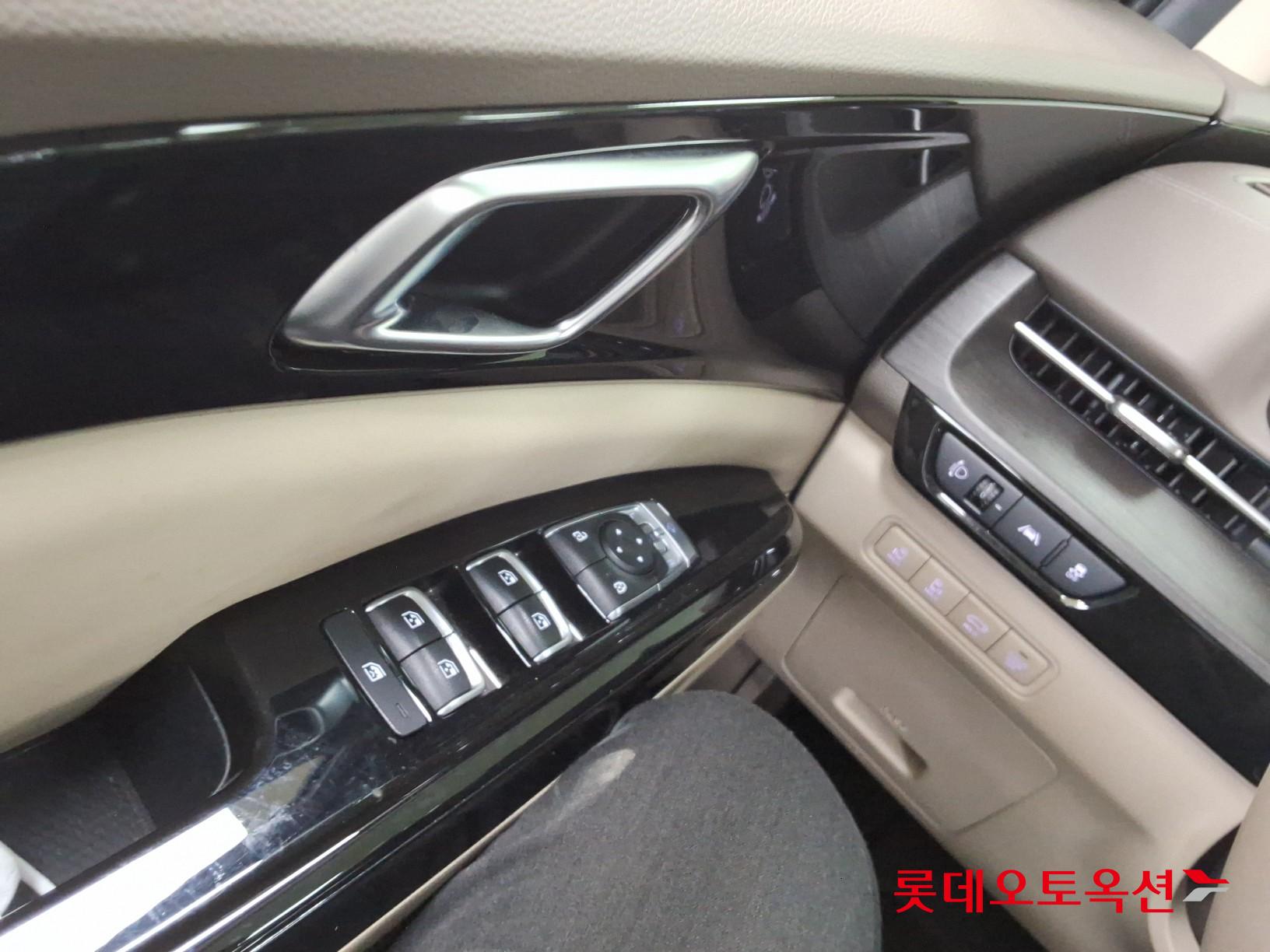 2023 - kia carnival