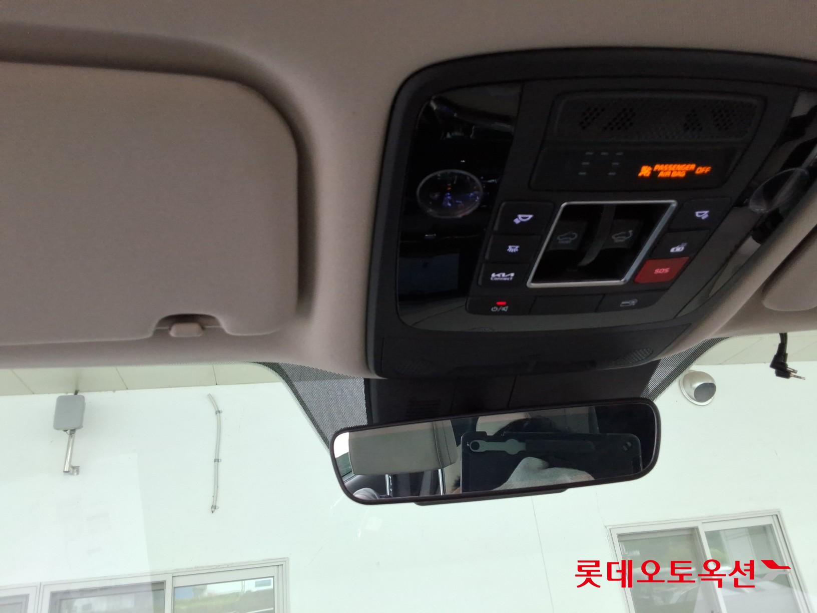 2023 - kia carnival