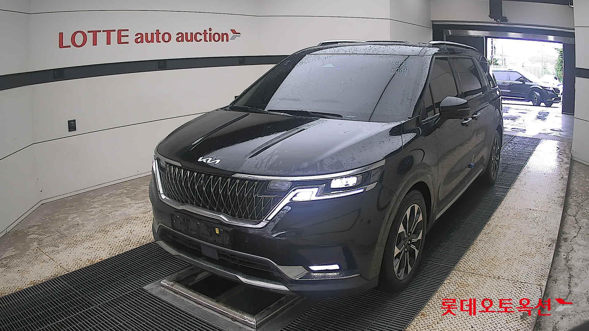 2023 - kia carnival