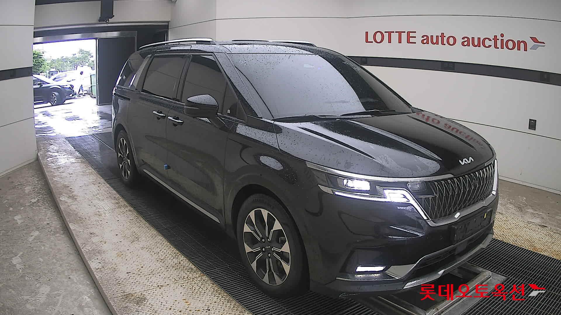 2023 - kia carnival