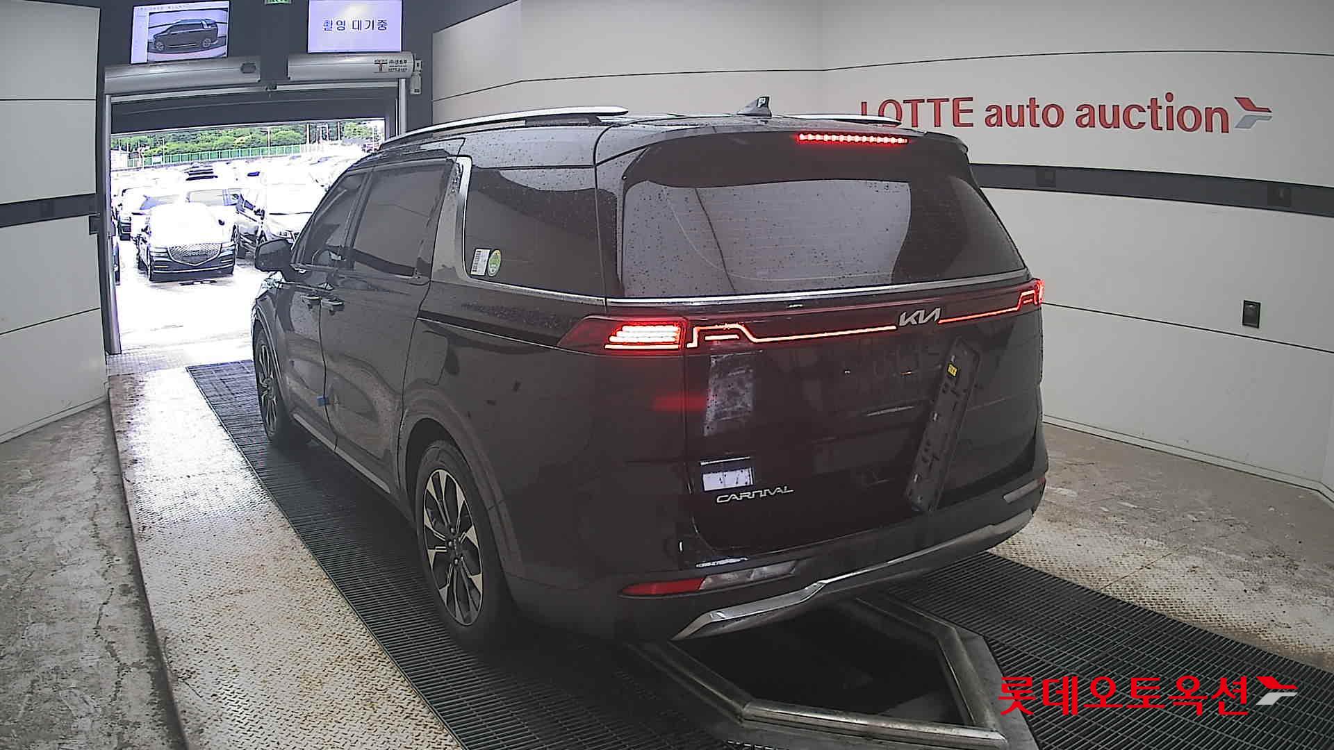 2023 - kia carnival