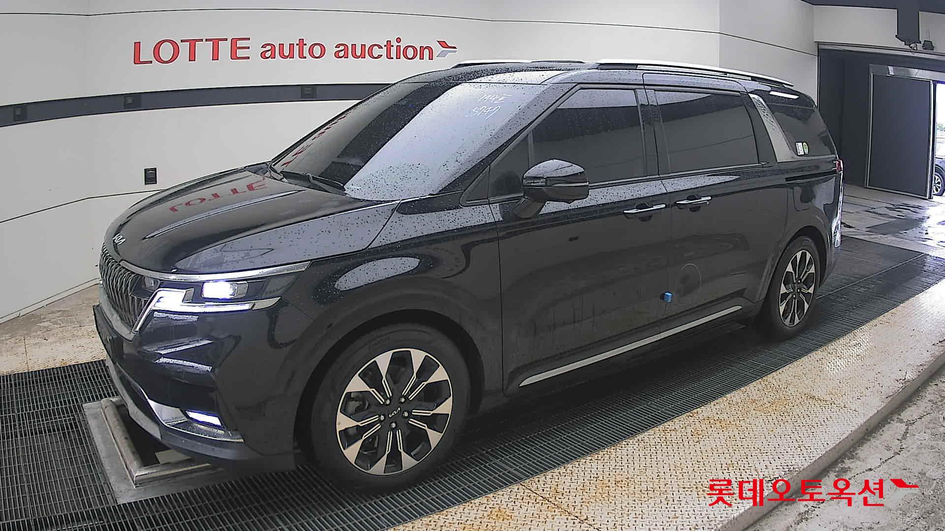 2023 - kia carnival