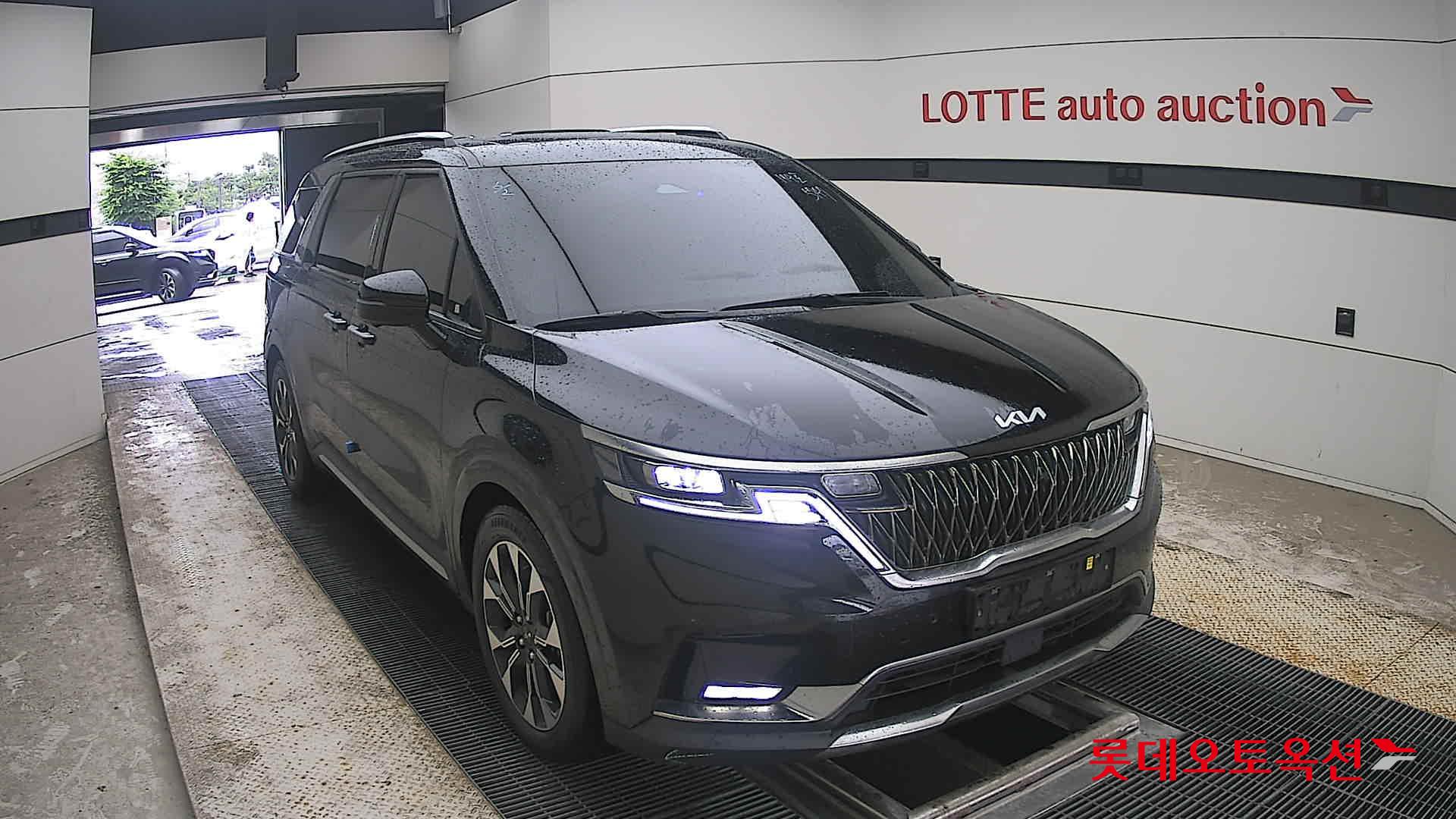 2023 - kia carnival