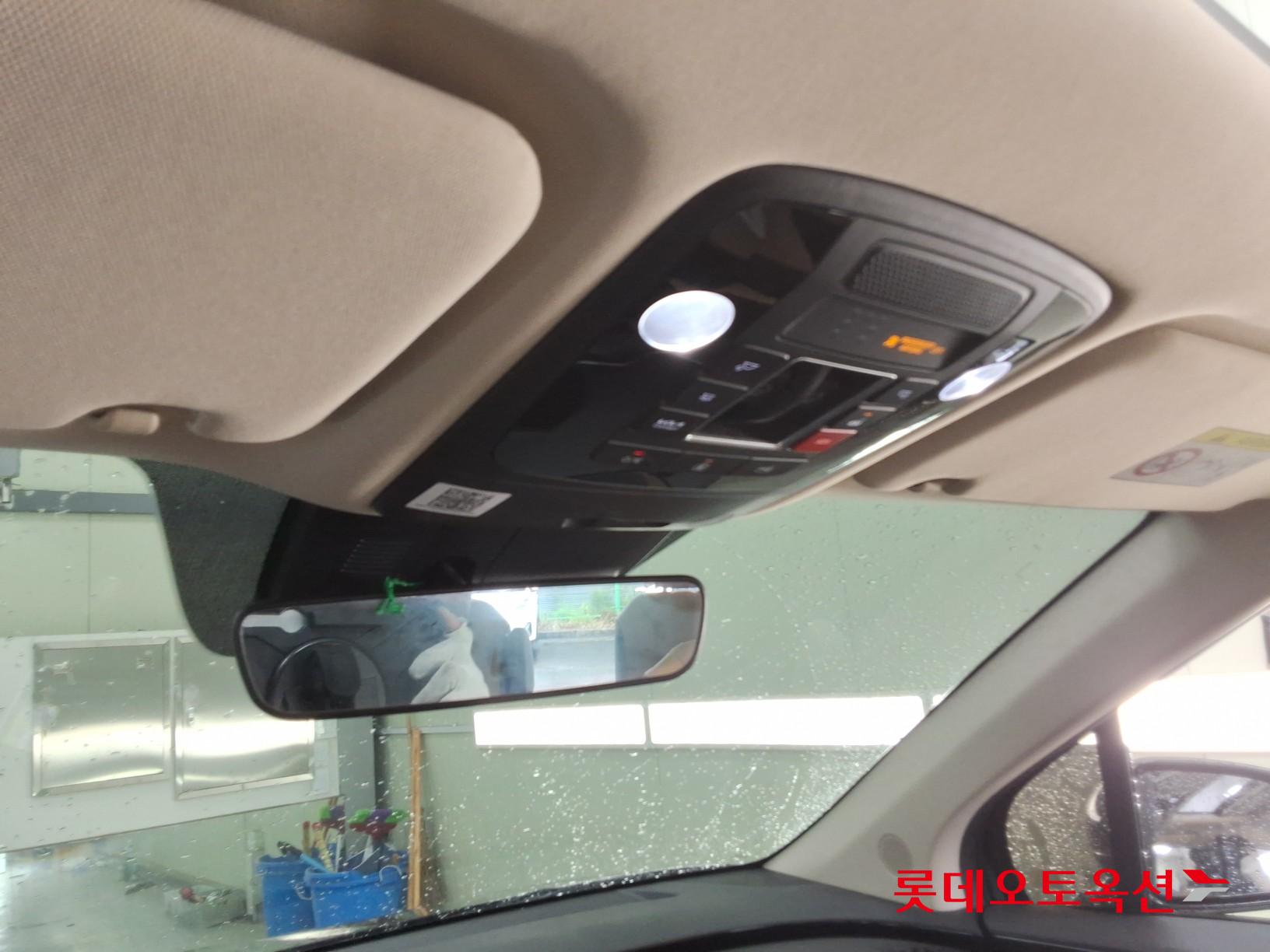 2023 - kia carnival