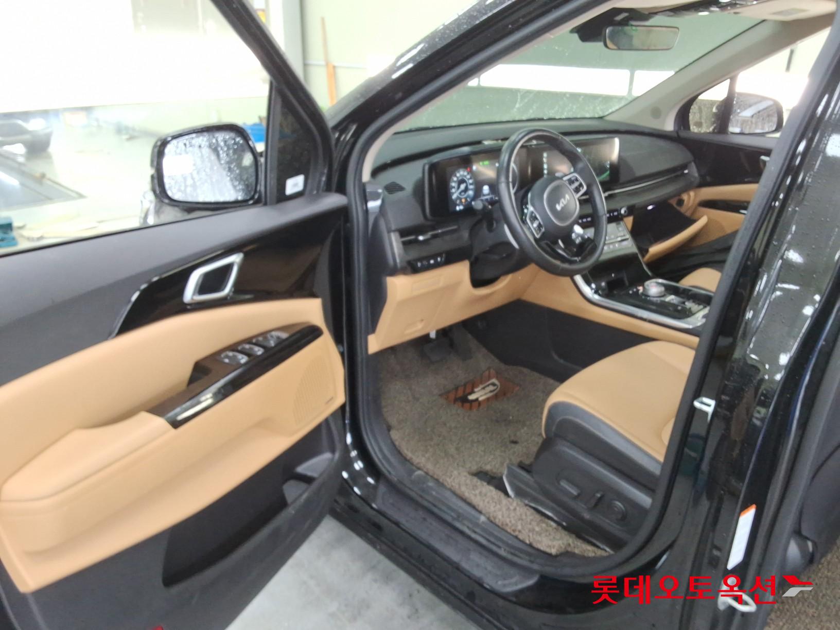 2023 - kia carnival