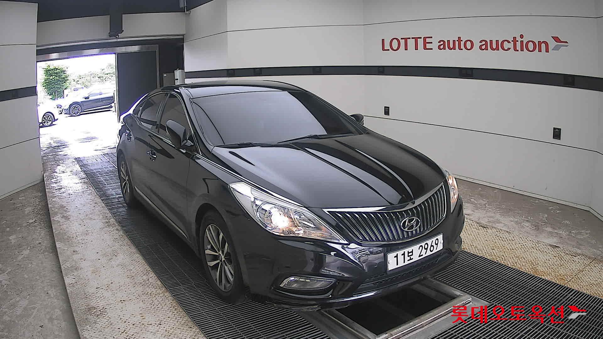 2011 - hyundai grandeur