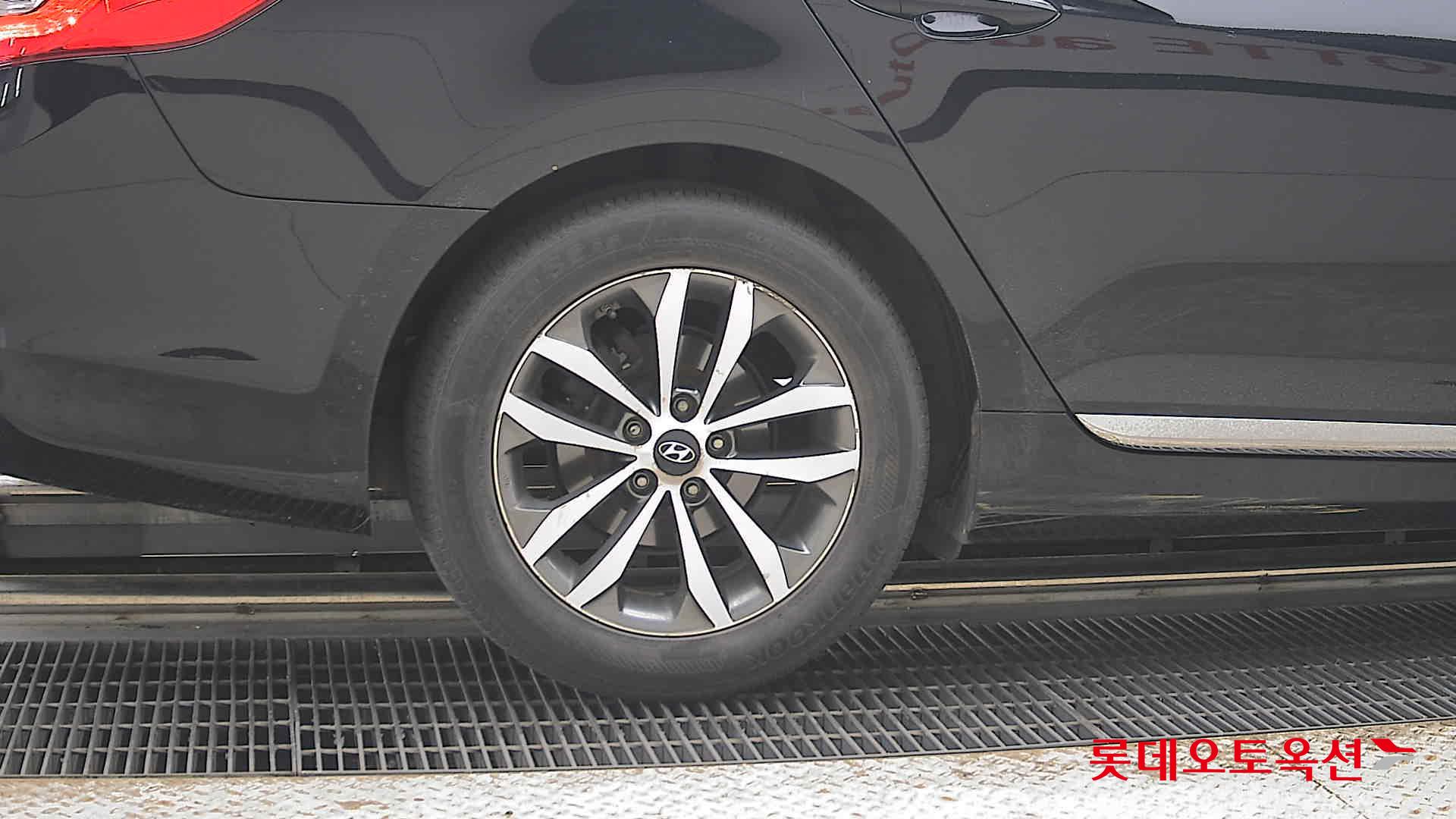 2011 - hyundai grandeur